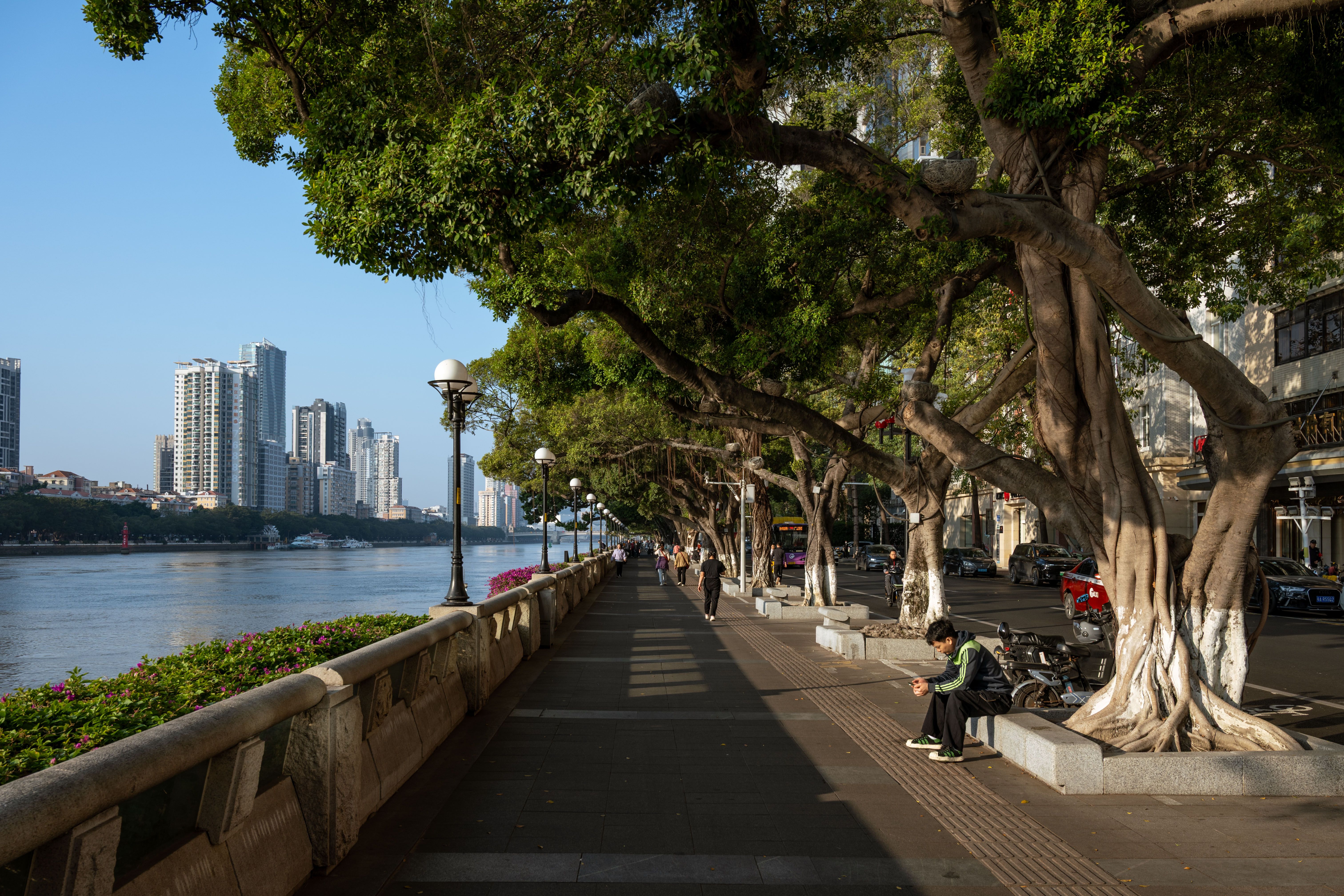 Guangzhou Shamian Island Guide 2026: Colonial Architecture, Cafe Culture & Riverside Walks