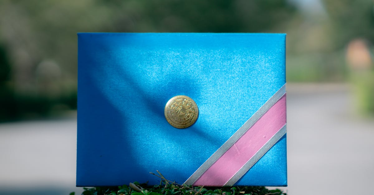 財經:畢業生期望月薪2.3萬 創3年來新低引關注