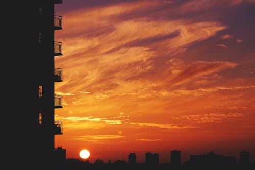 Bouwen Tijdens Zonsondergang