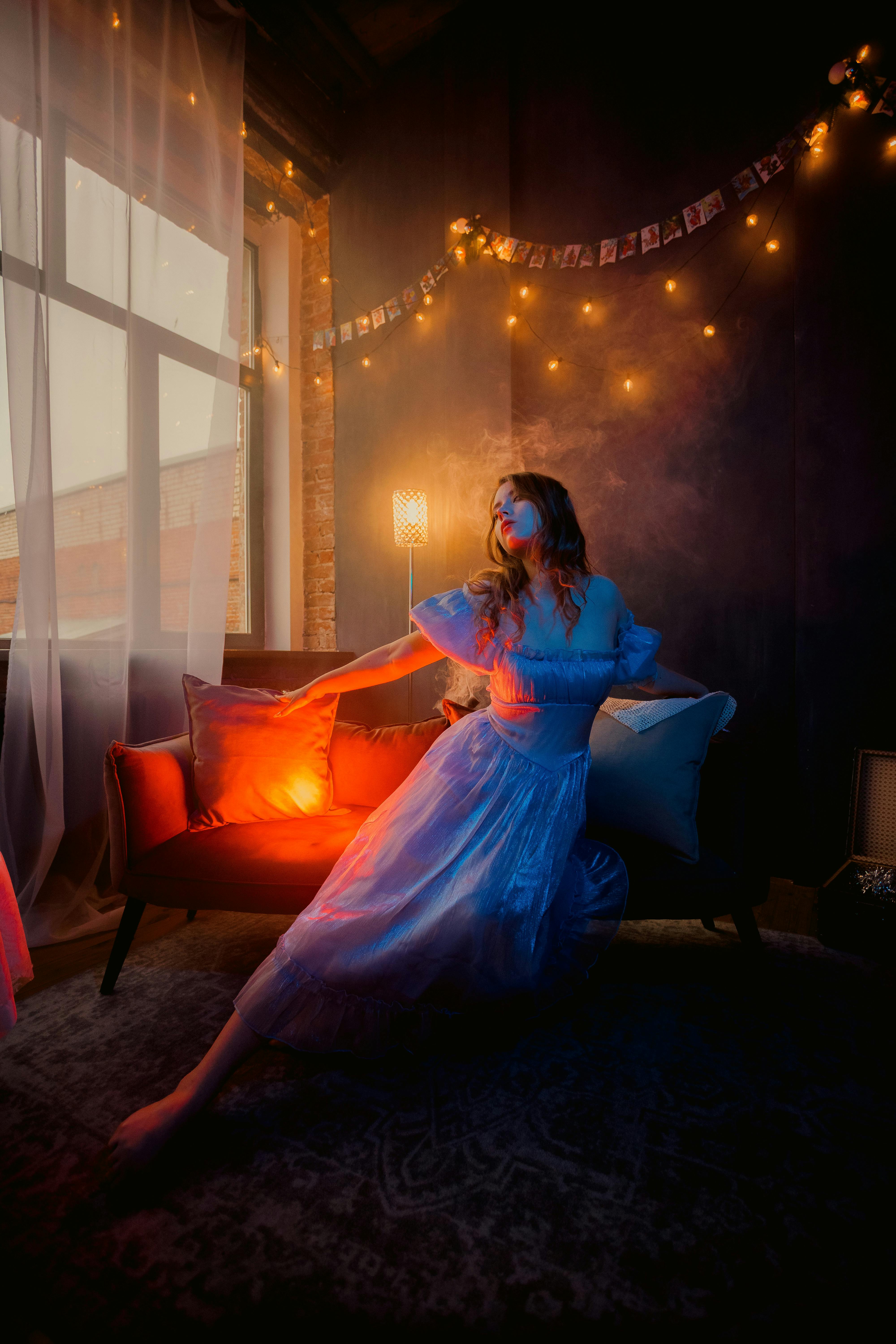 רומנטיקה ותאורה נעימה בלילה: טיפים פרקטיים ליצירת האווירה המושלמת בבית