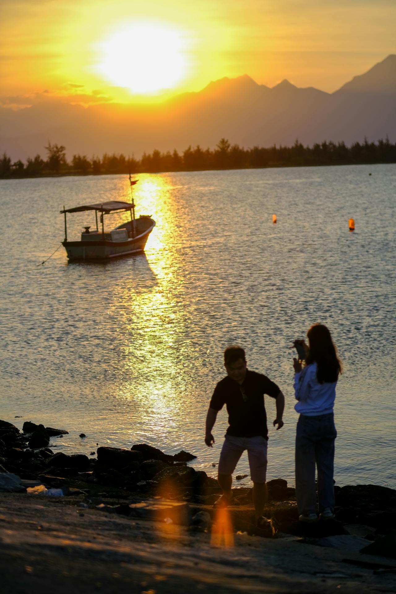 Tình yêu tôi trao là của em mãi mãi