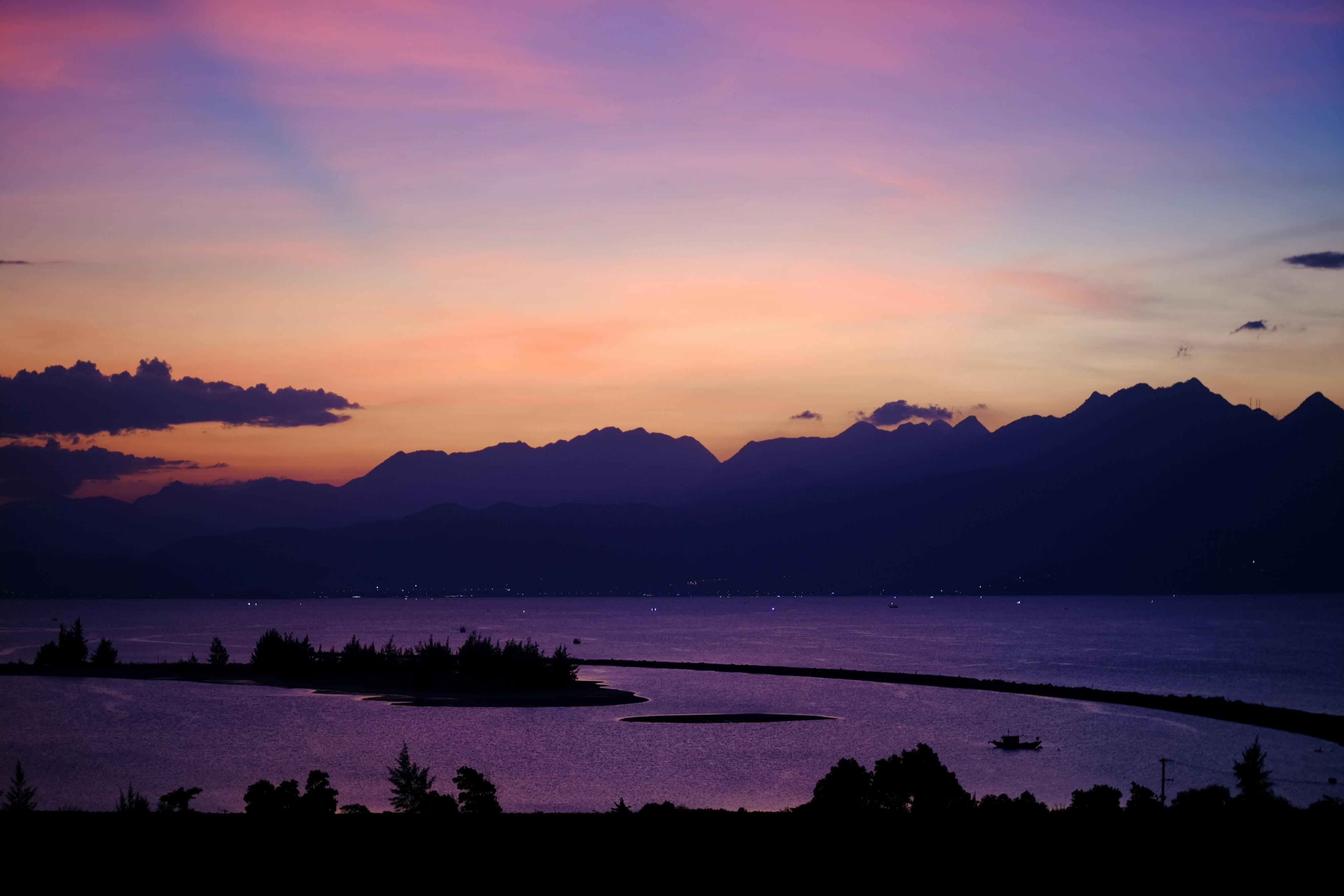 Nhà thơ Xuân Quỳnh – Nội tâm nữ tính chân thành 305 – thu vien, van hoc, van hoc viet nam, tho ca, xuan quynh, nha tho xuan quynh, tieu su tac gia, tieu su nha van, tieu su nha tho, nha tho.