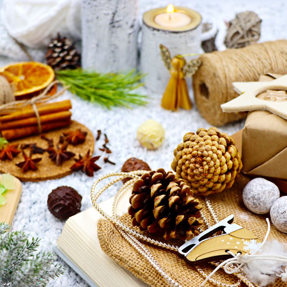 Basingstoke — professional packers wrapping and boxing belongings