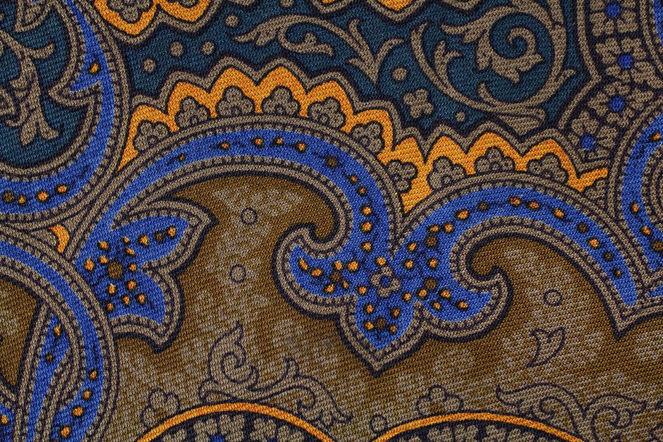 Herfsttafel met paisley tafelloper. Herfsttafel met paisley tafelloper.