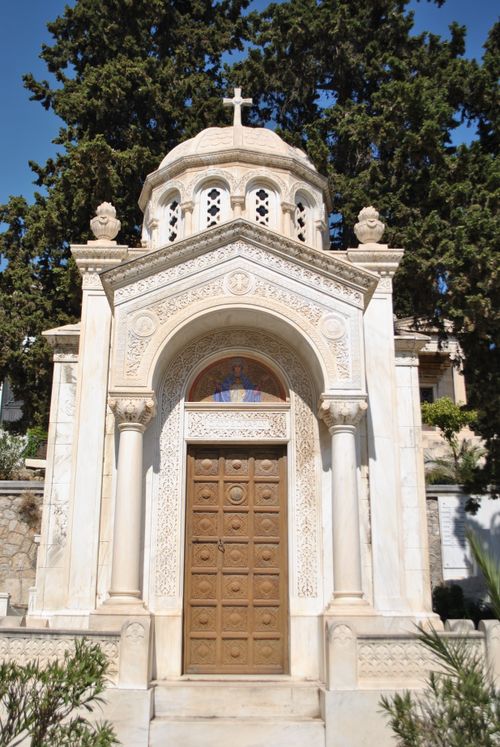 Free Detailed exterior of a historic Greek Orthodox church with ornate carvings and architectural beauty. Stock Photo