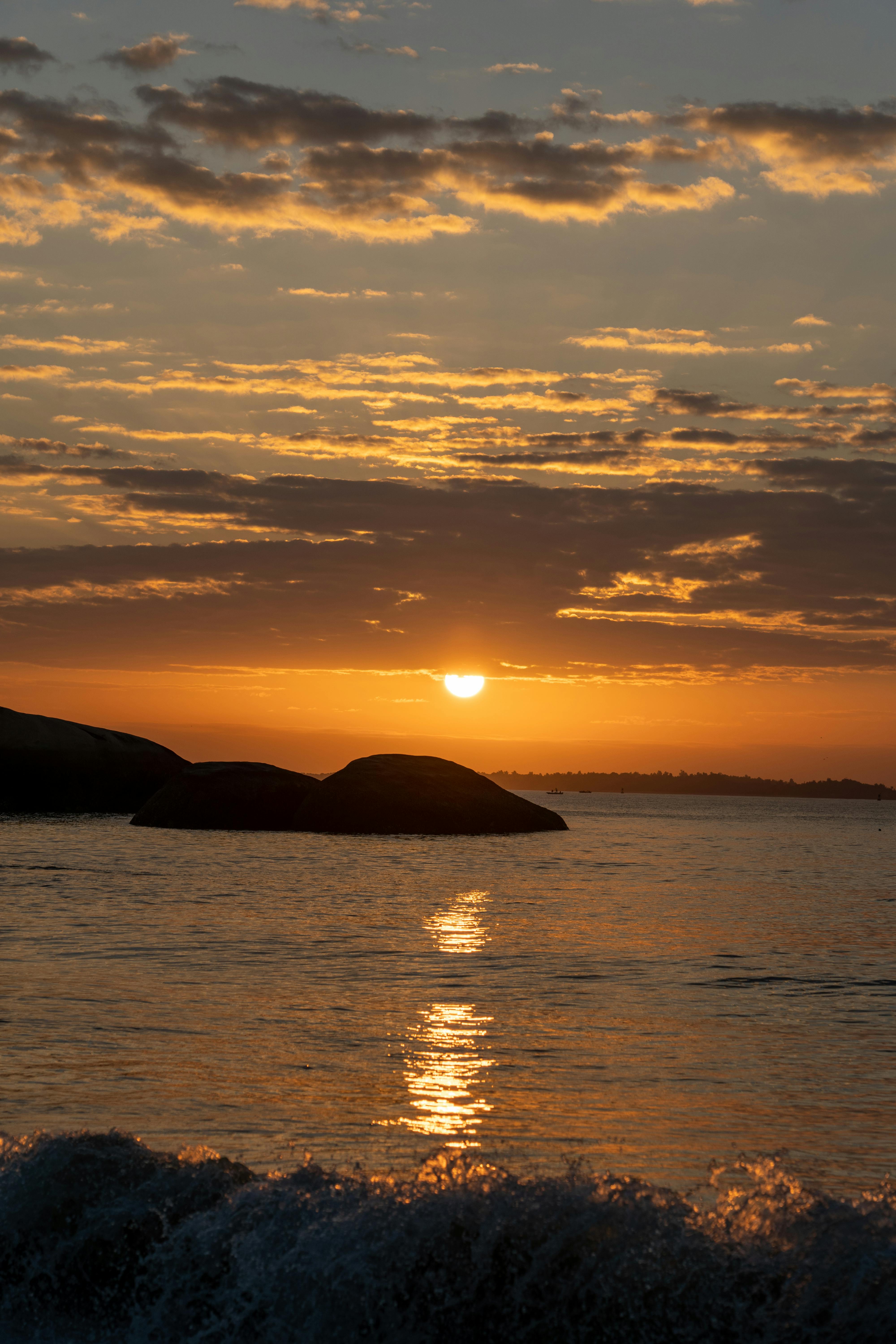 Henry Gold Party Travel