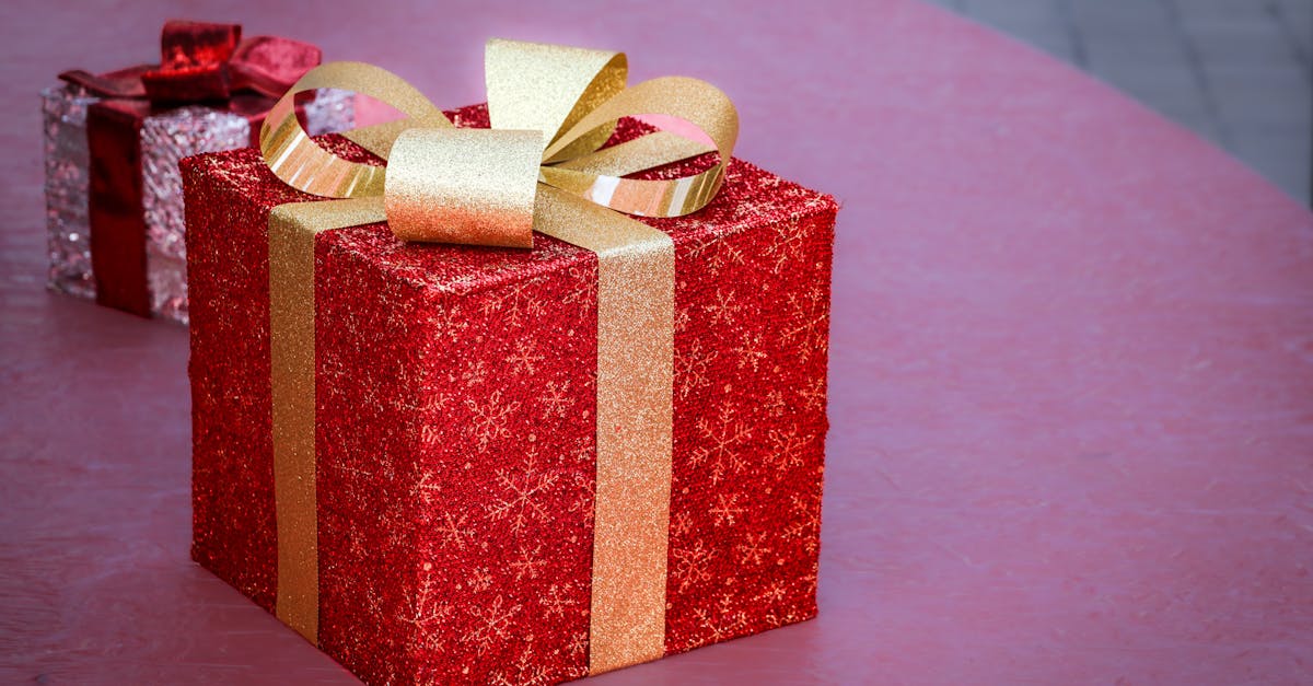 Rayakan Cinta Abadi: Ide Kado Valentine Unik & Berkesan Bersama Red Ribbon Gift!