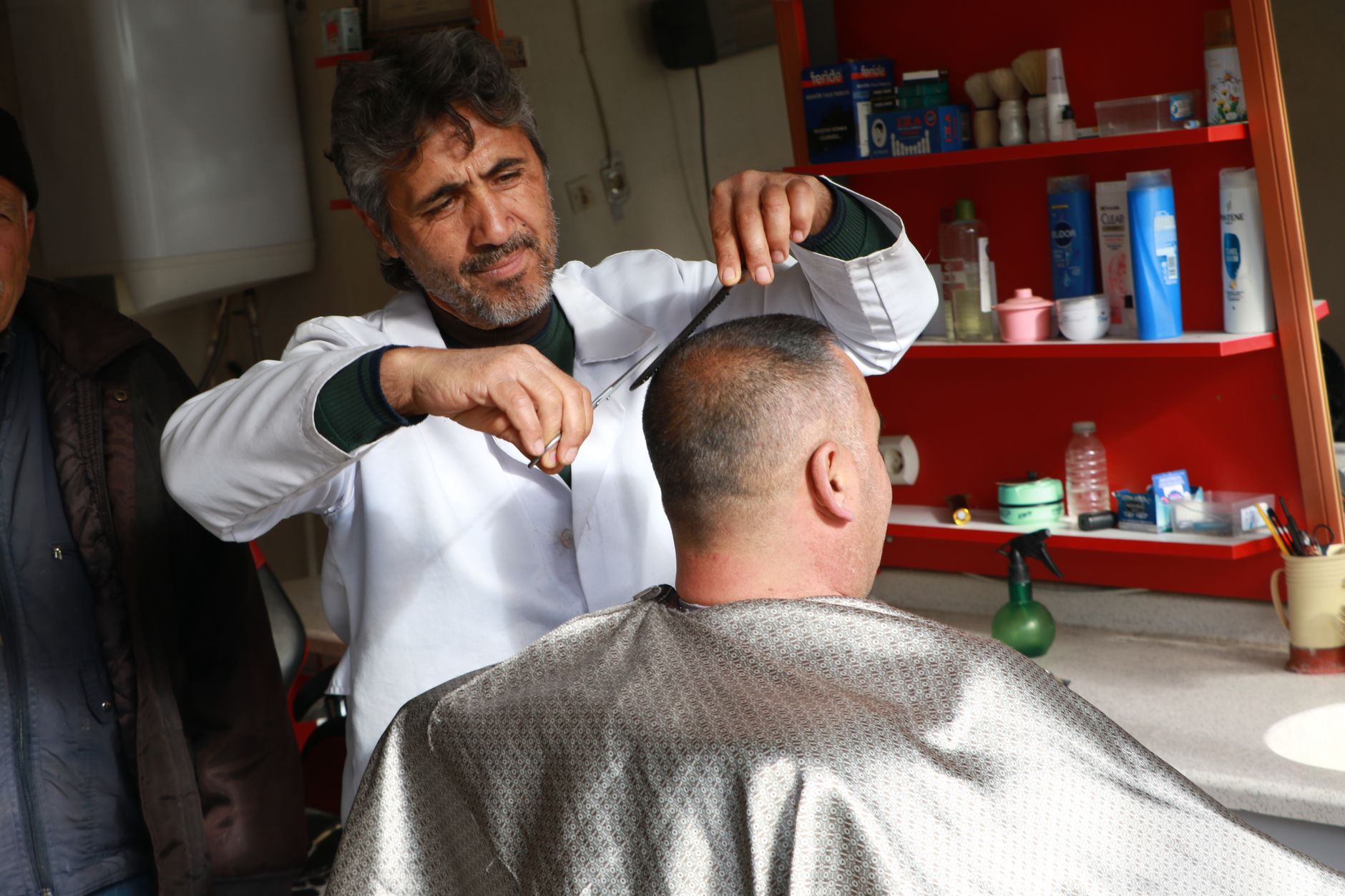 Never Miss a Client: Mixo's AI-Powered Barber Solutions