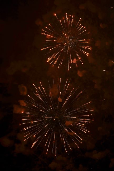 Dazzling fireworks light up the night sky over Dubai in a striking celebration.