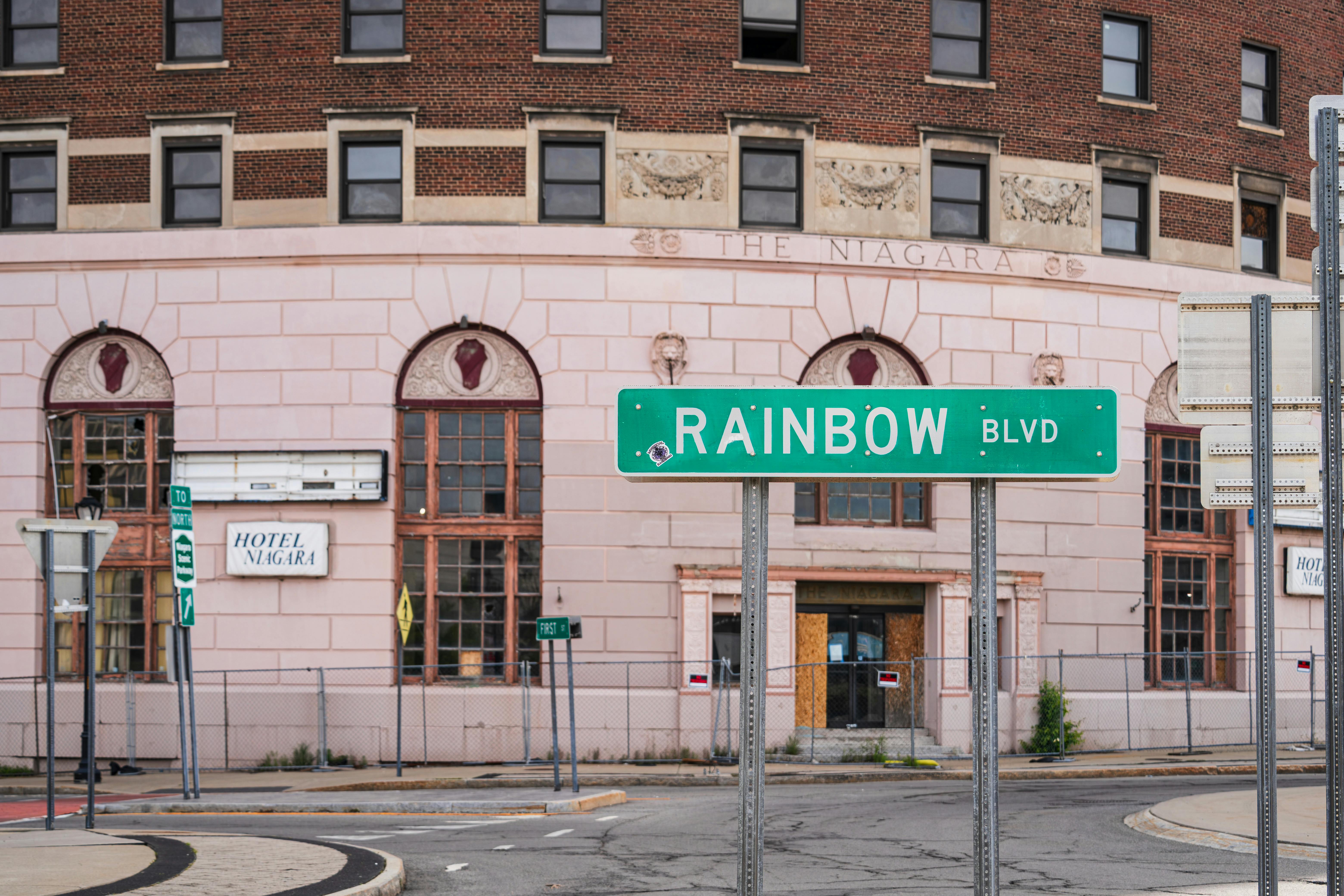 Vacant Hotel Niagara on Rainbow Blvd, Niagara Falls, showing urban renewal potential.