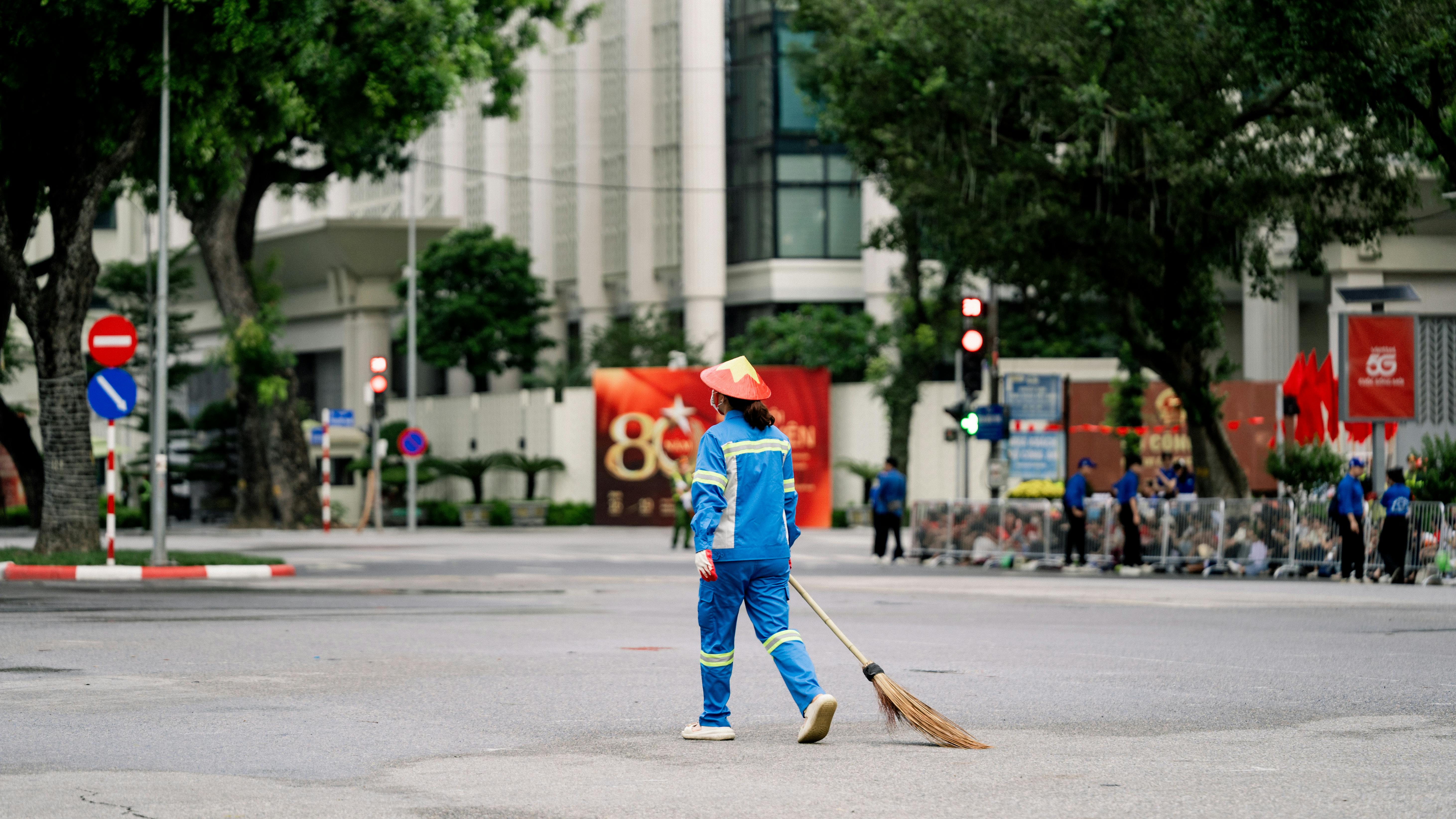 Guía Paso a Paso de Limpieza Profunda del Centro de Planchado