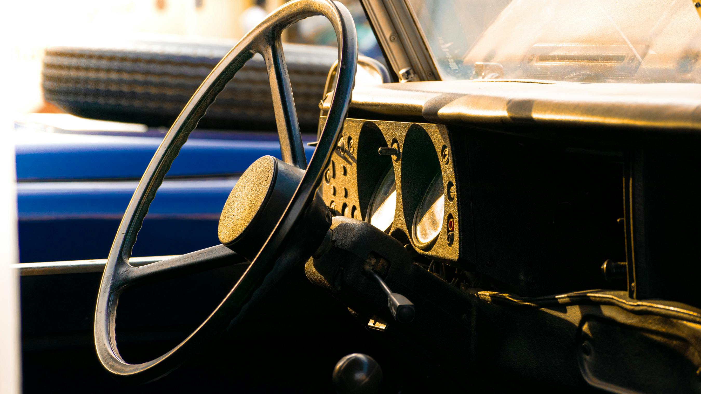 Top Automotive Innovations of the Past 100 Years – 1990s: On-board Diagnostics (OBD-II) — Photo by S square on Pexels