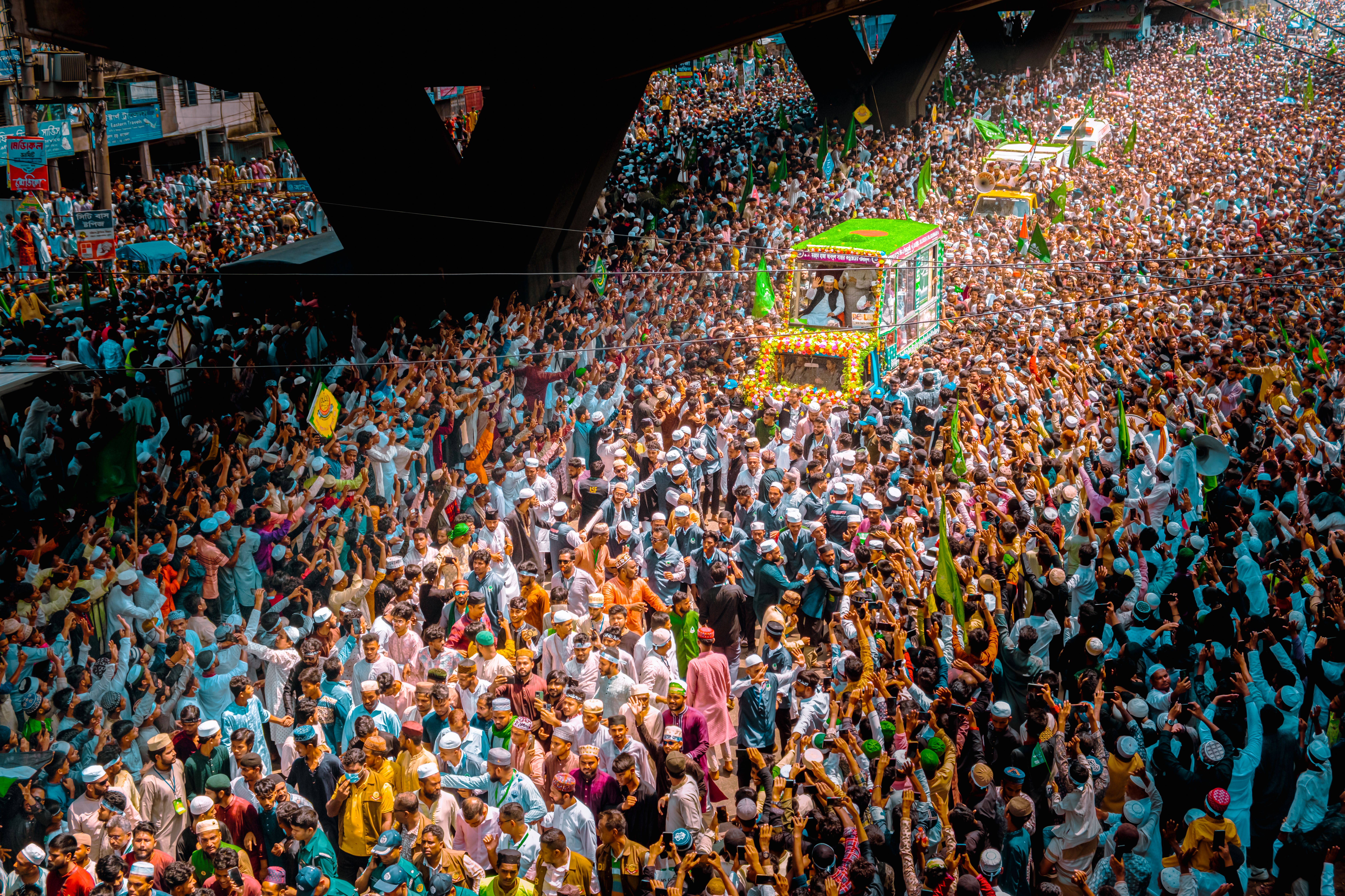 Pilgrimage Logistics Reveal How Cities Welcome Crowds