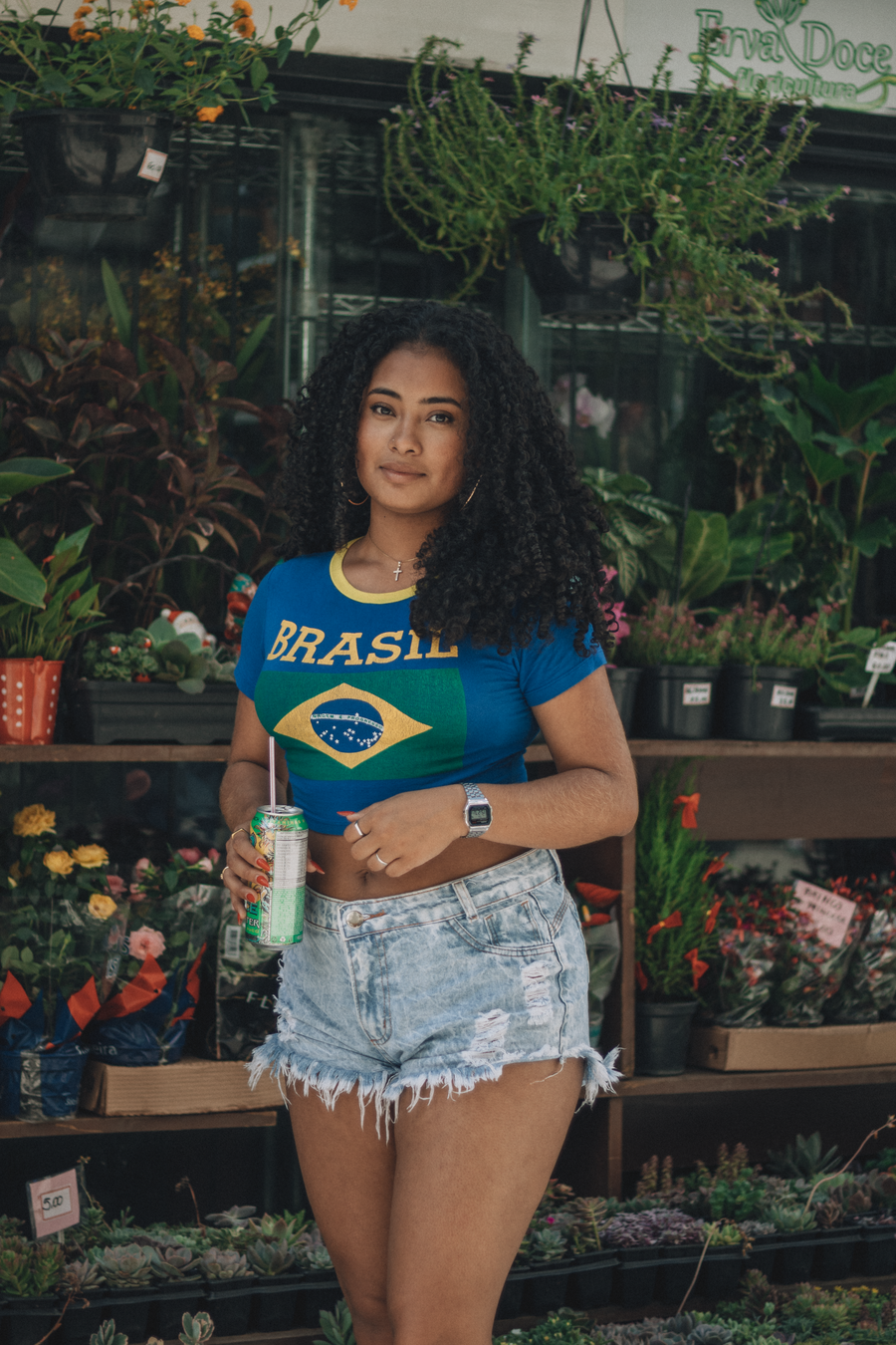 Coleção Conjuntos — Cropped + saia, blusa + short, top + calça. Peças que combinam de fábrica — tira