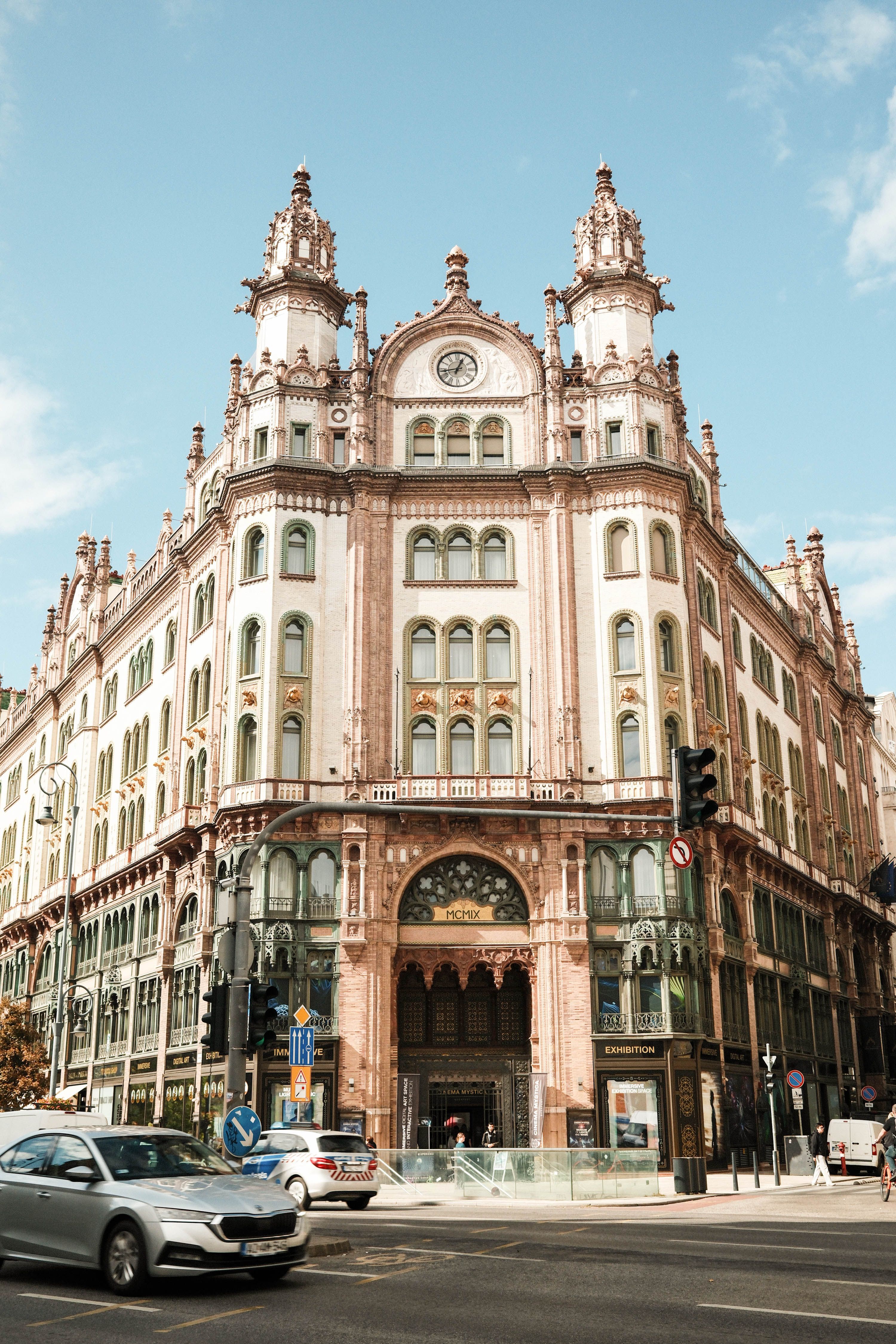 Stunning Architectural Landmark in Budapest · Free Stock Photo