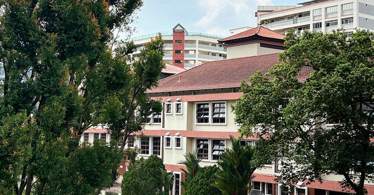 Photo by Aman Uttam Weinberg Foundation Sells Oahu Shopping Center to Watumull Properties in $9.95M Deal