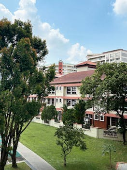 Photo by Aman Uttam Weinberg Foundation Sells Oahu Shopping Center to Watumull Properties in $9.95M Deal