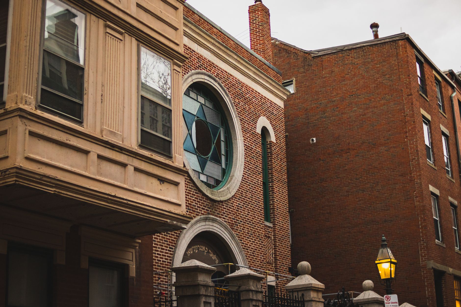 北伦敦犹太教堂疑似遭纵火袭击:在英华人如何看待社区安全与多元共存?