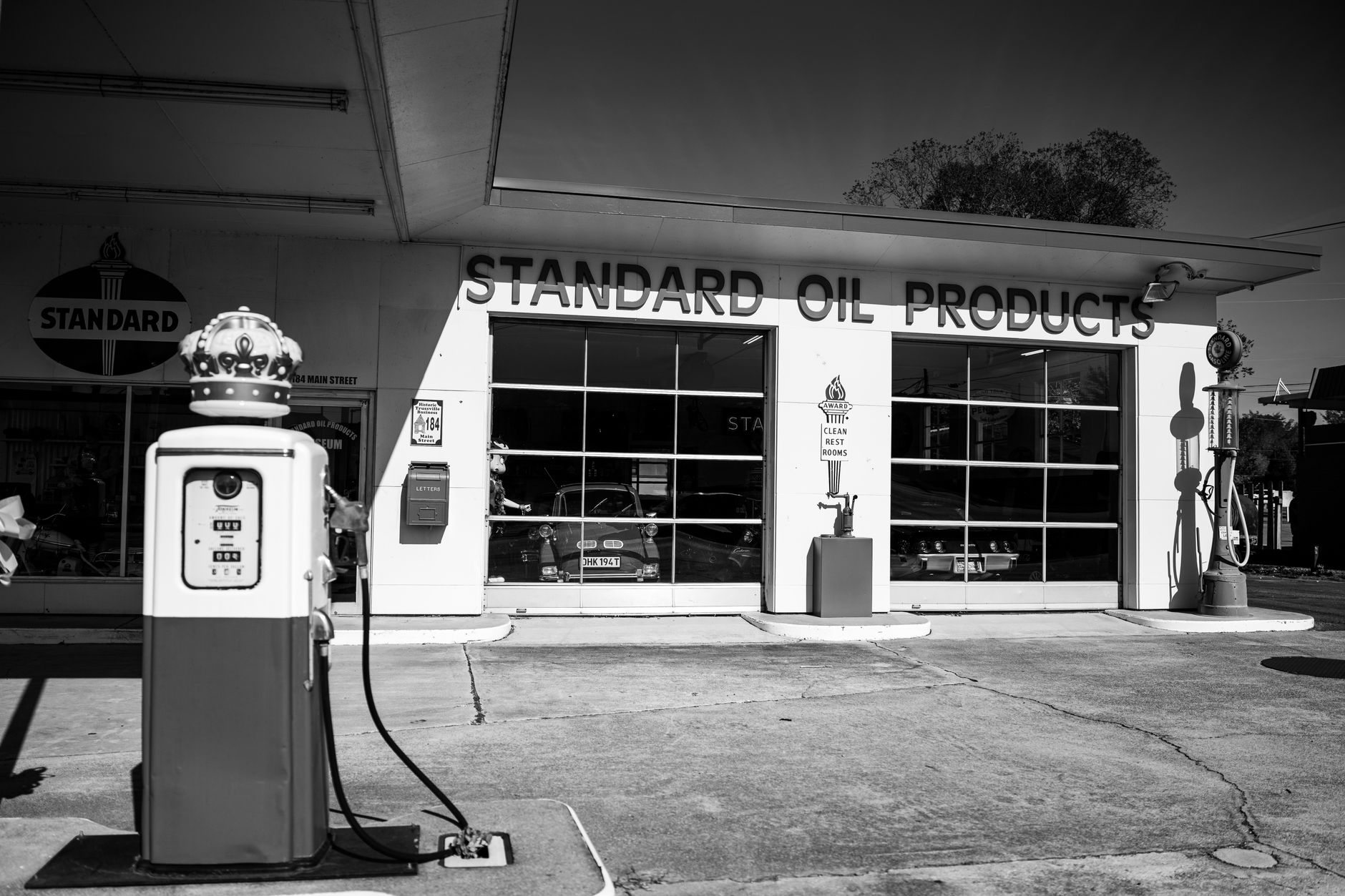 Black and white photo of a vintage Standard Oil gas station in Trussville, Alabama.
