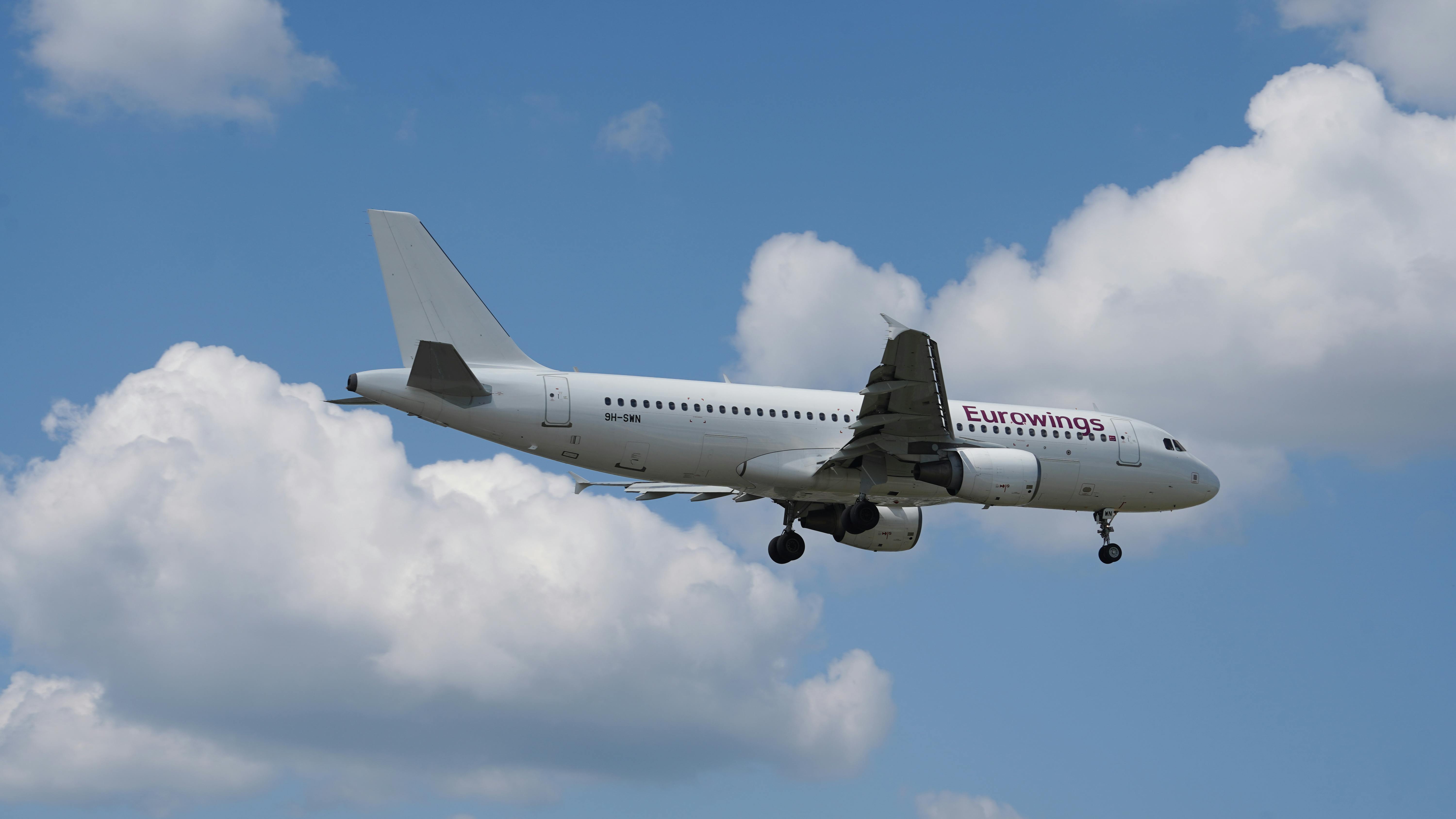 10 Best Budget Airlines Dominating Travel in the World in 2026 — Photo by Wolfgang Weiser on Pexels