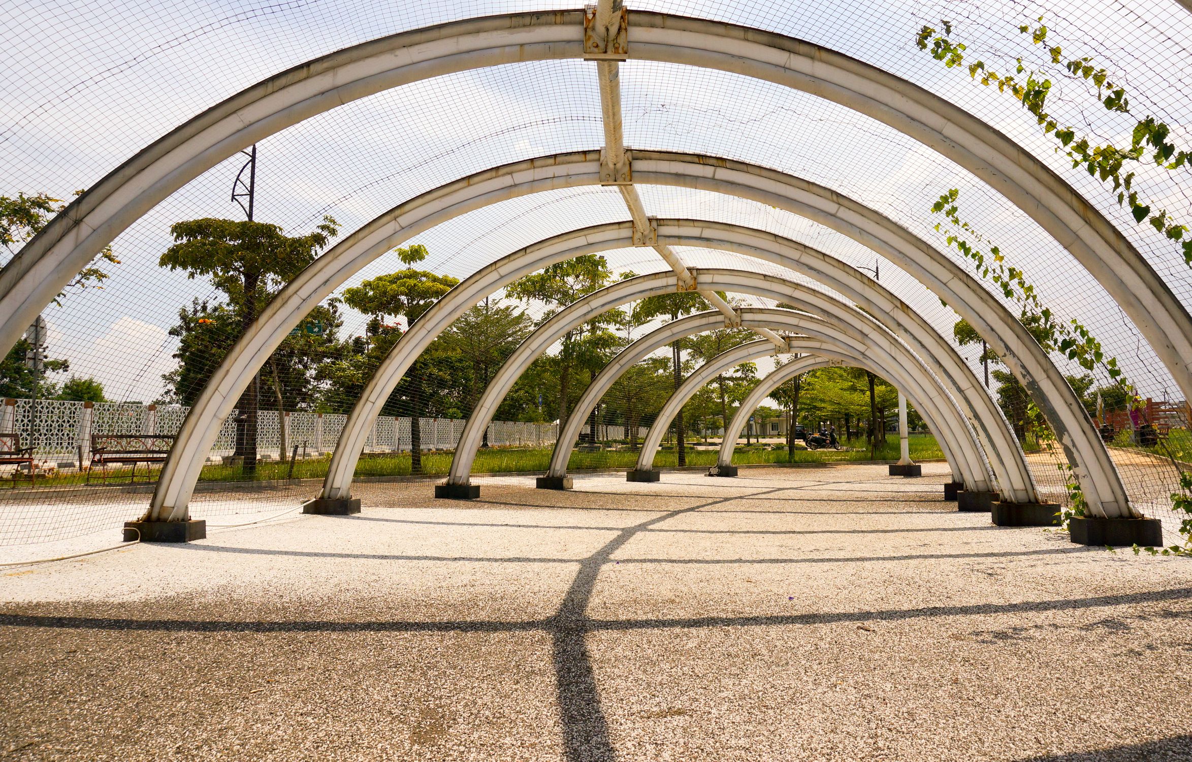 Modern Outdoor Archway with Metal Structure · Free Stock Photo