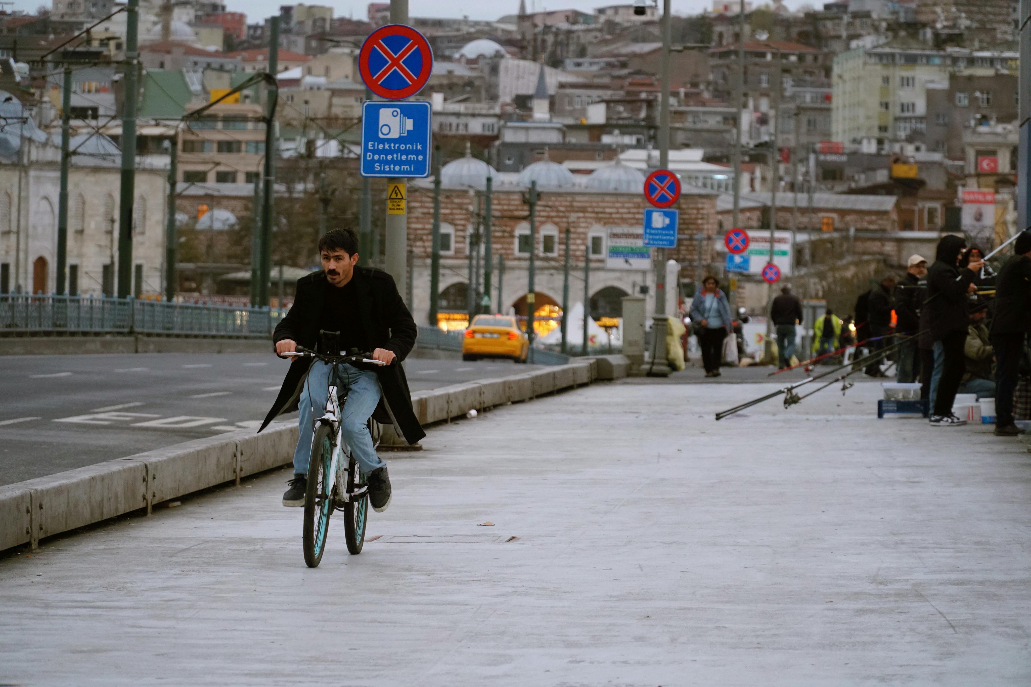 How Folding Ebikes Are Changing Urban Mobility — Photo by 424fotograf on Pexels