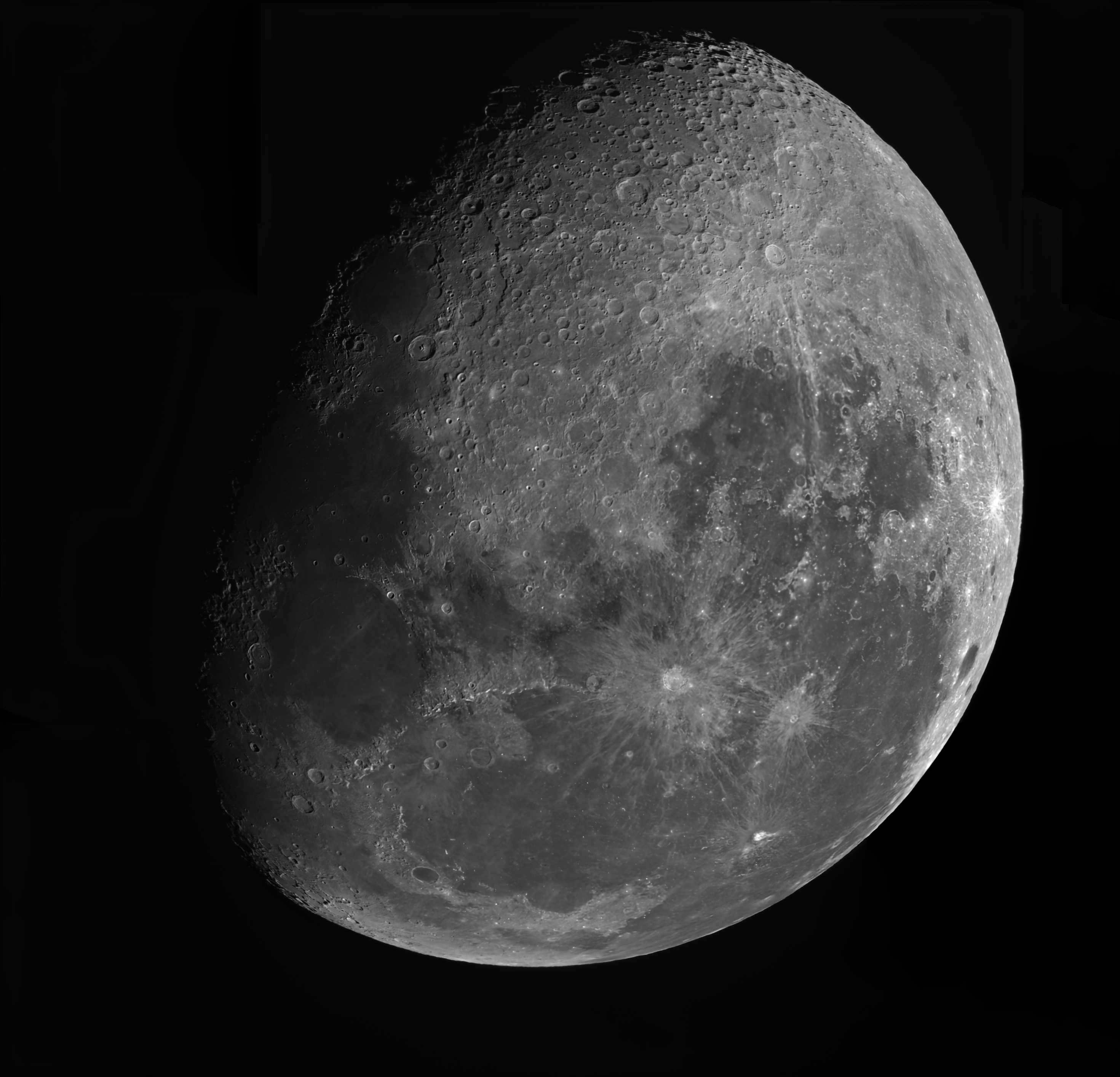 NASA jagab Artemis 2 missiooni võtmefotosid Kuust