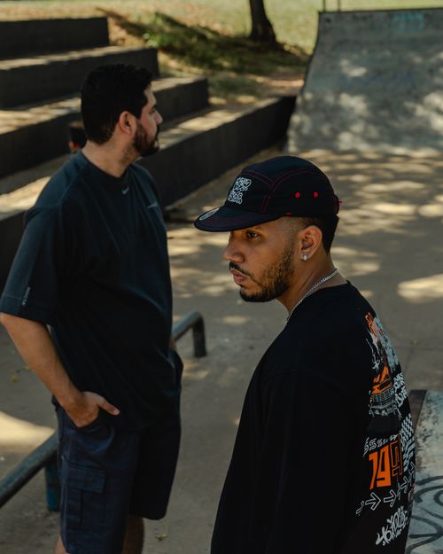 Free Casual streetwear fashion captured outdoors in Presidente Prudente, Brazil. Stock Photo