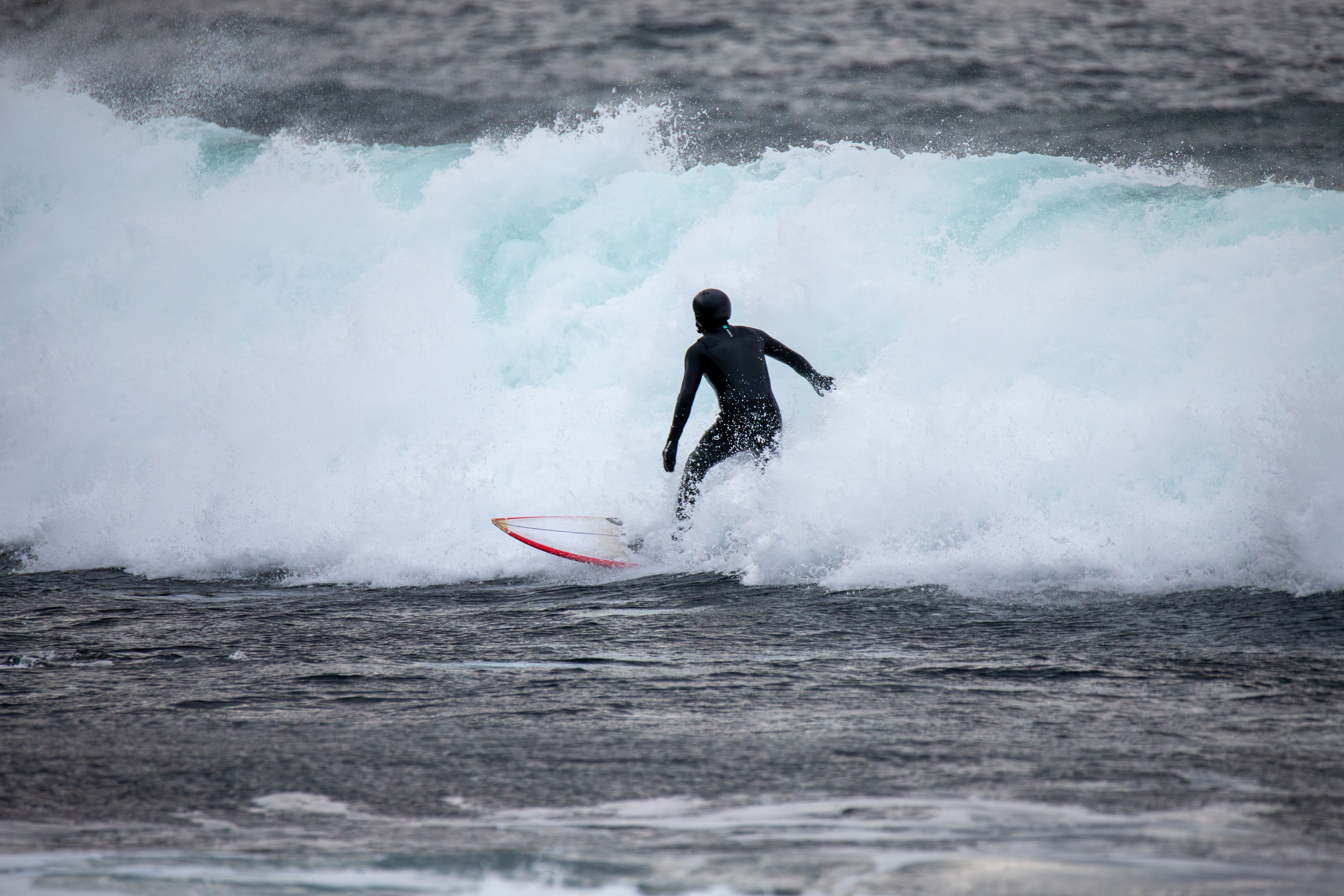 Winter Surfing in Norway's Cold Waves · Free Stock Photo