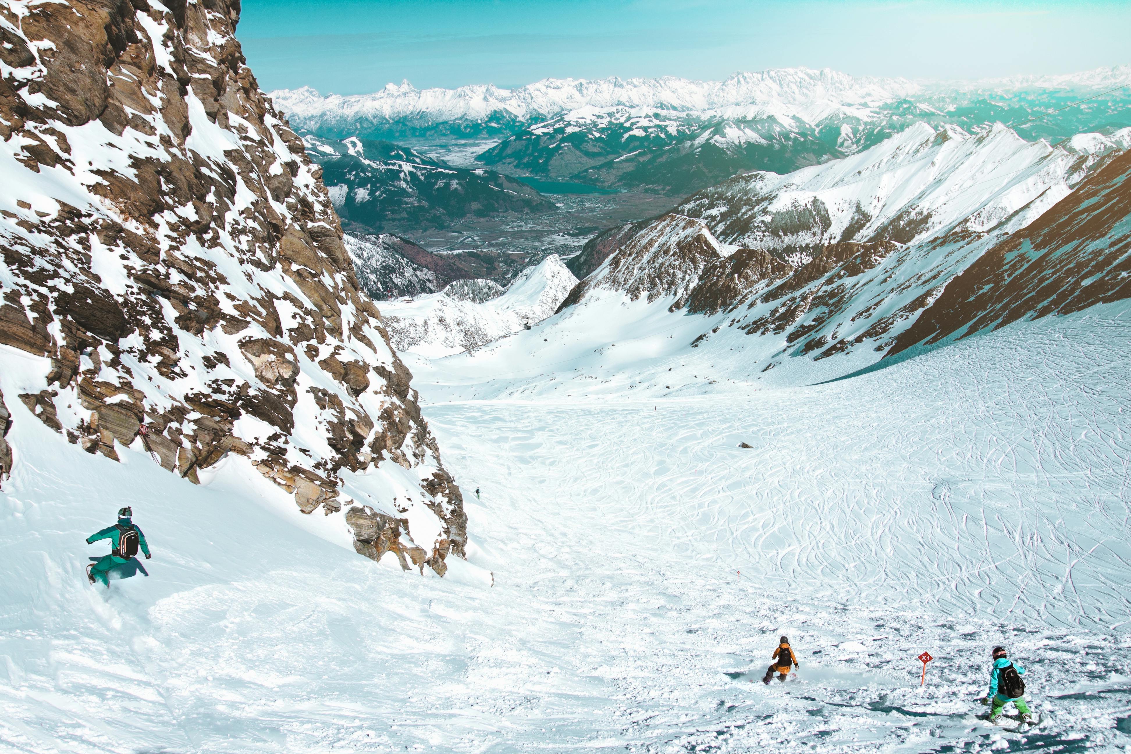 Skiing through powder