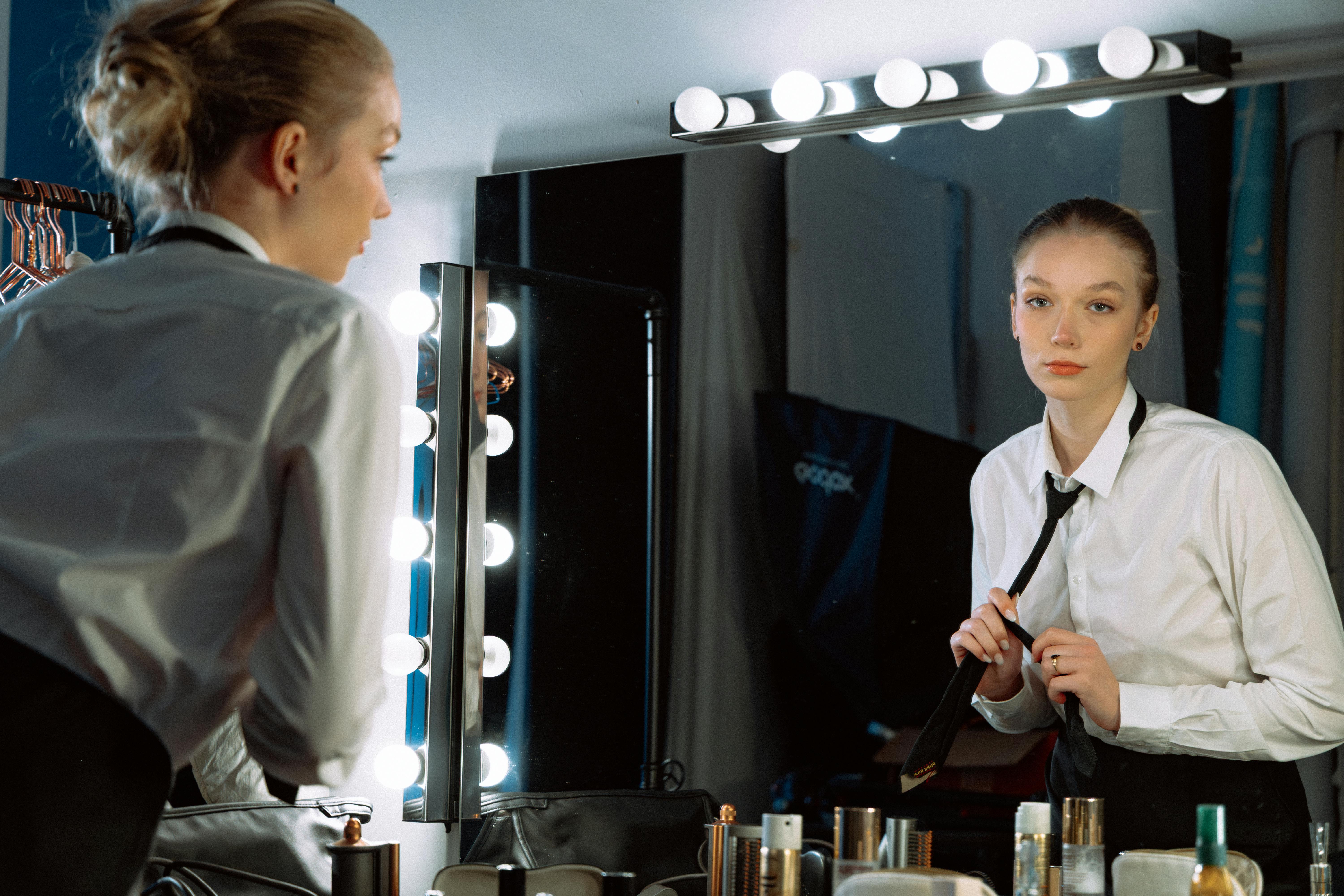 Jaw Dropping Artist Reactions That Will Blow Your Mind