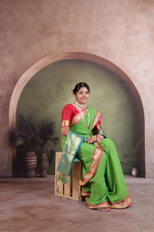 Elegant Indian Woman in Traditional Saree · Free Stock Photo