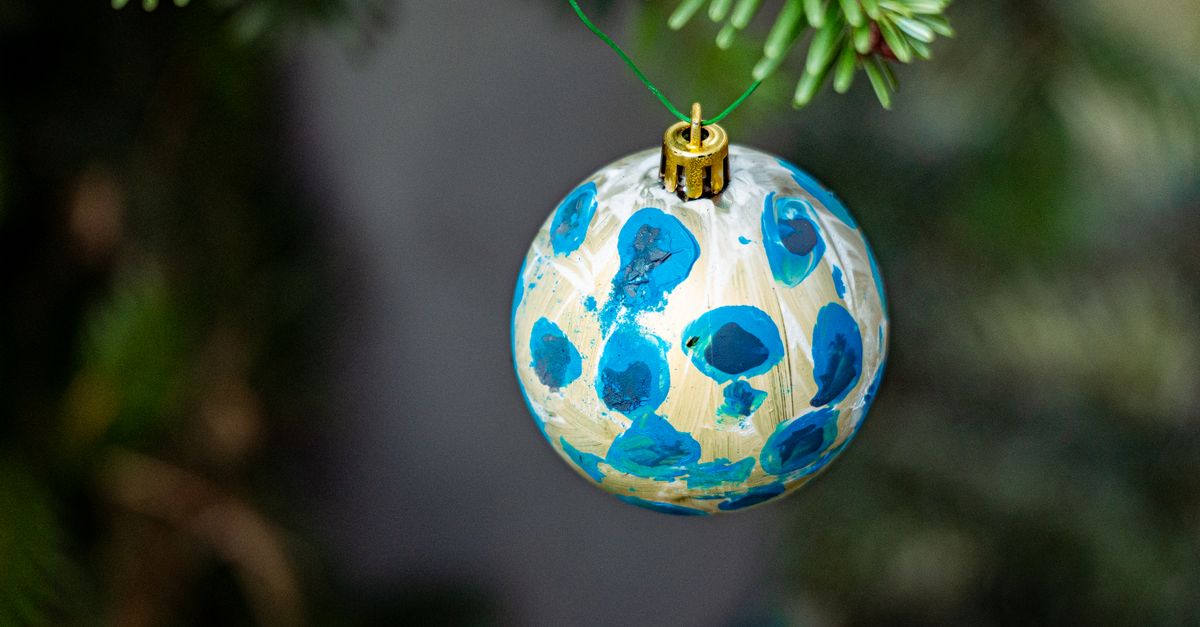Skab en personlig jul med moderne julekugler, ophæng og kreativ pynt