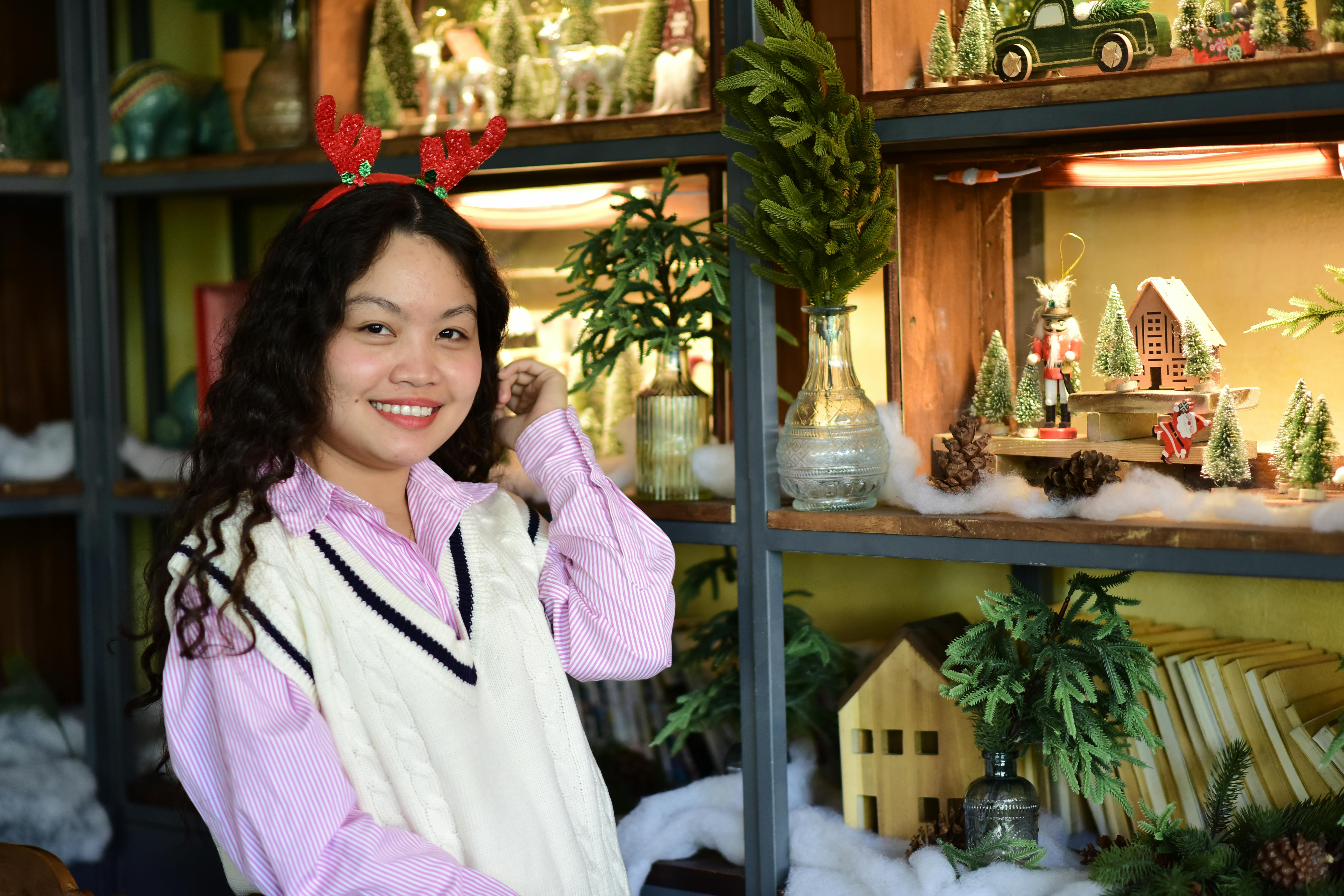 These Christmas Songs Most Likely to Tank Productivity at Work, Study Finds — Photo by Sóc Năng Động on Pexels