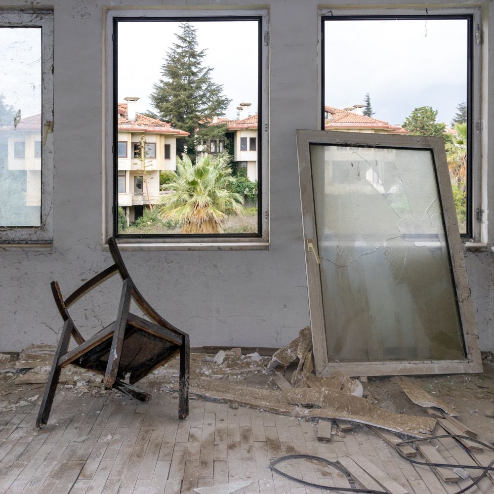Falkirk — movers carrying boxes for a flat move