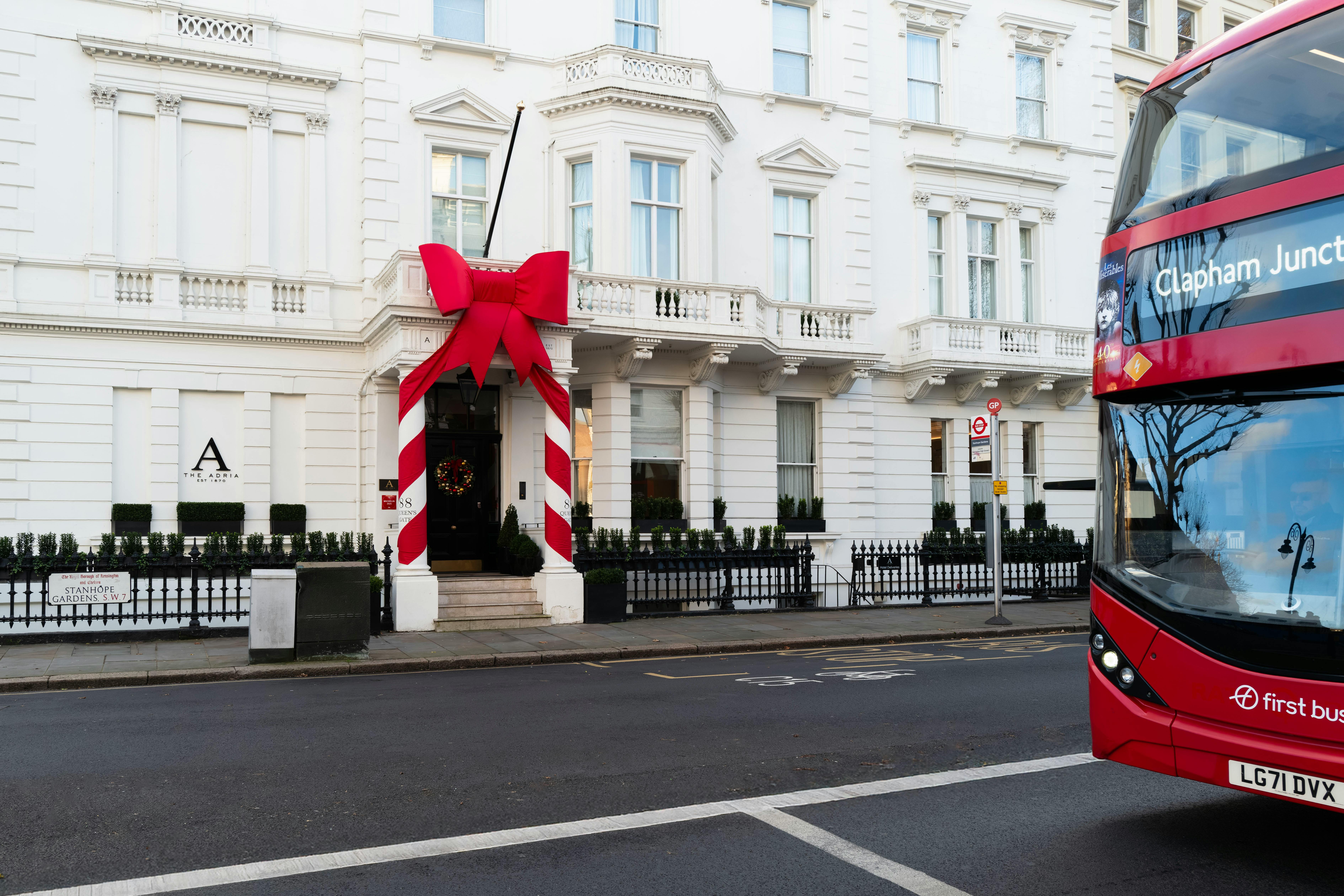 London hotel among Red Roof properties honored by Booking.com - sentinel-echo.com — Photo by Bob Jenkin on Pexels