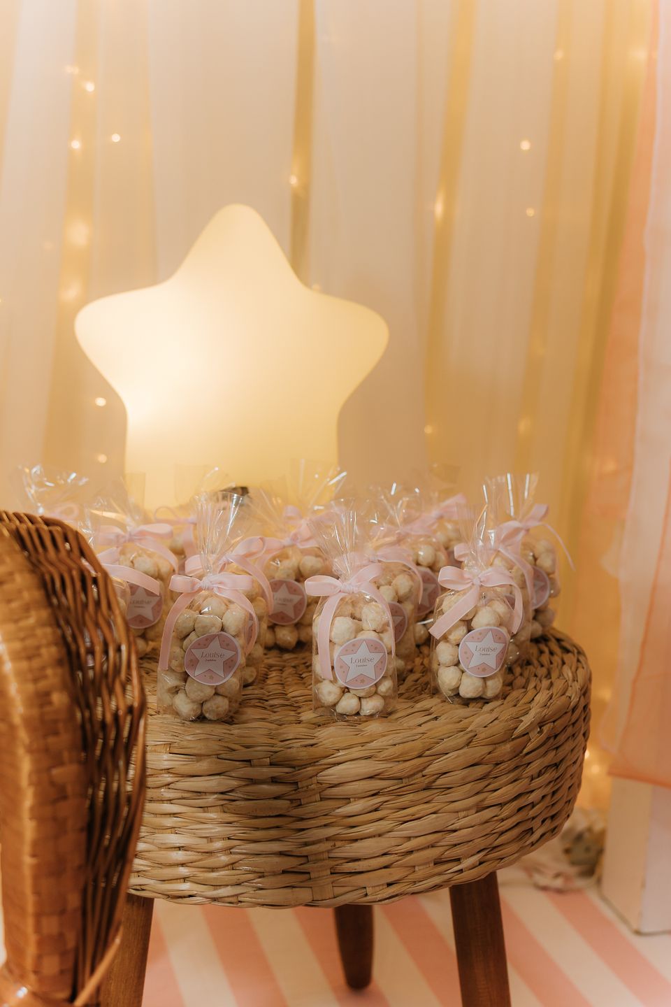 Pequeños regalos y detalles preparados para una fiesta infantil