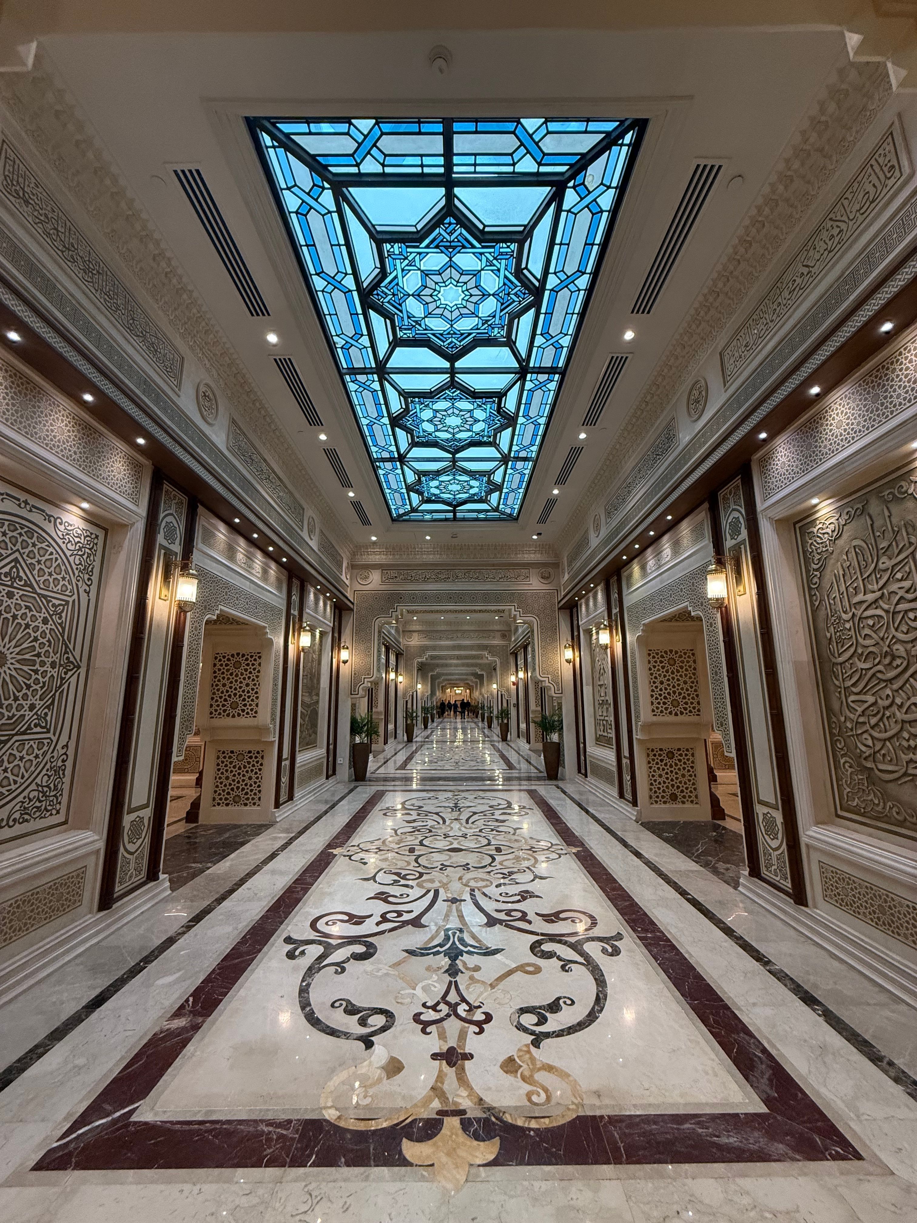 Intricate Interior with Stunning Geometric Design · Free Stock Photo