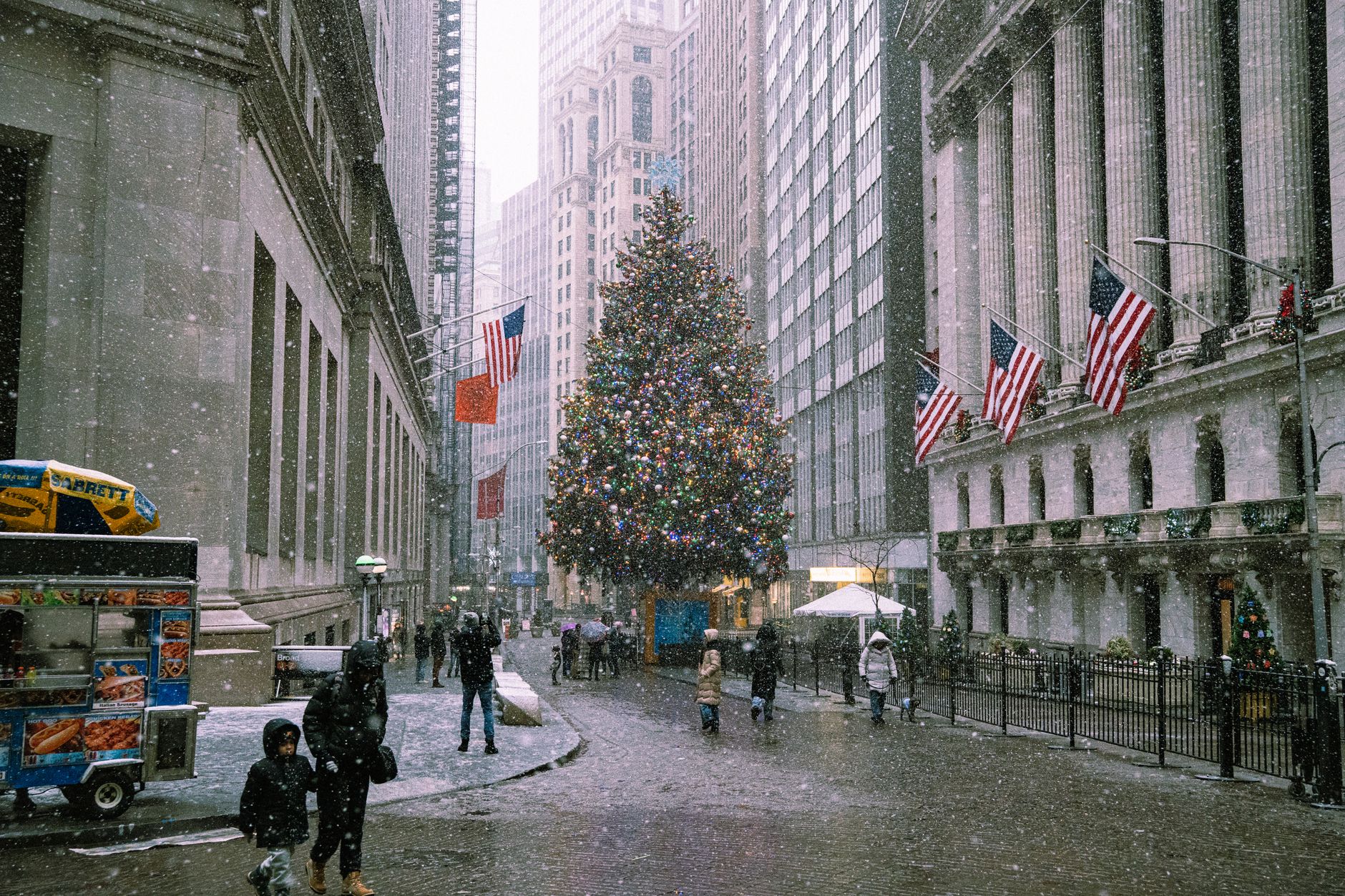 Bolsa de NY oscila com tensões EUA-Irã e alta do petróleo