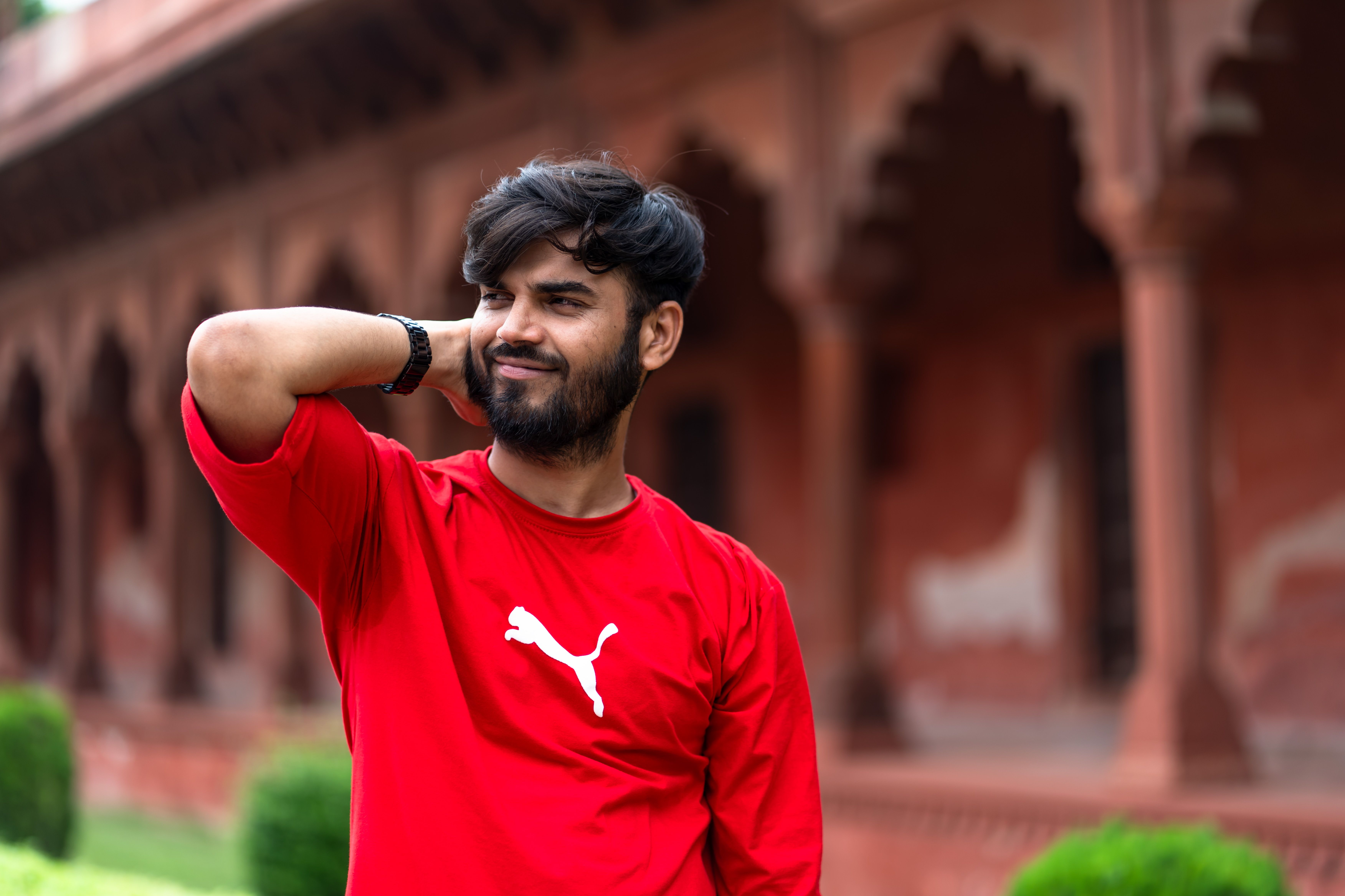 Virat Kohli's Sportsmanlike Gesture Towards Sarfaraz Khan Garners Widespread Acclaim