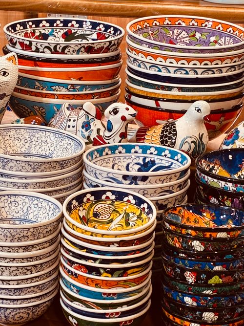 Handmade ceramics, photo by Ruth Faber on Pexels