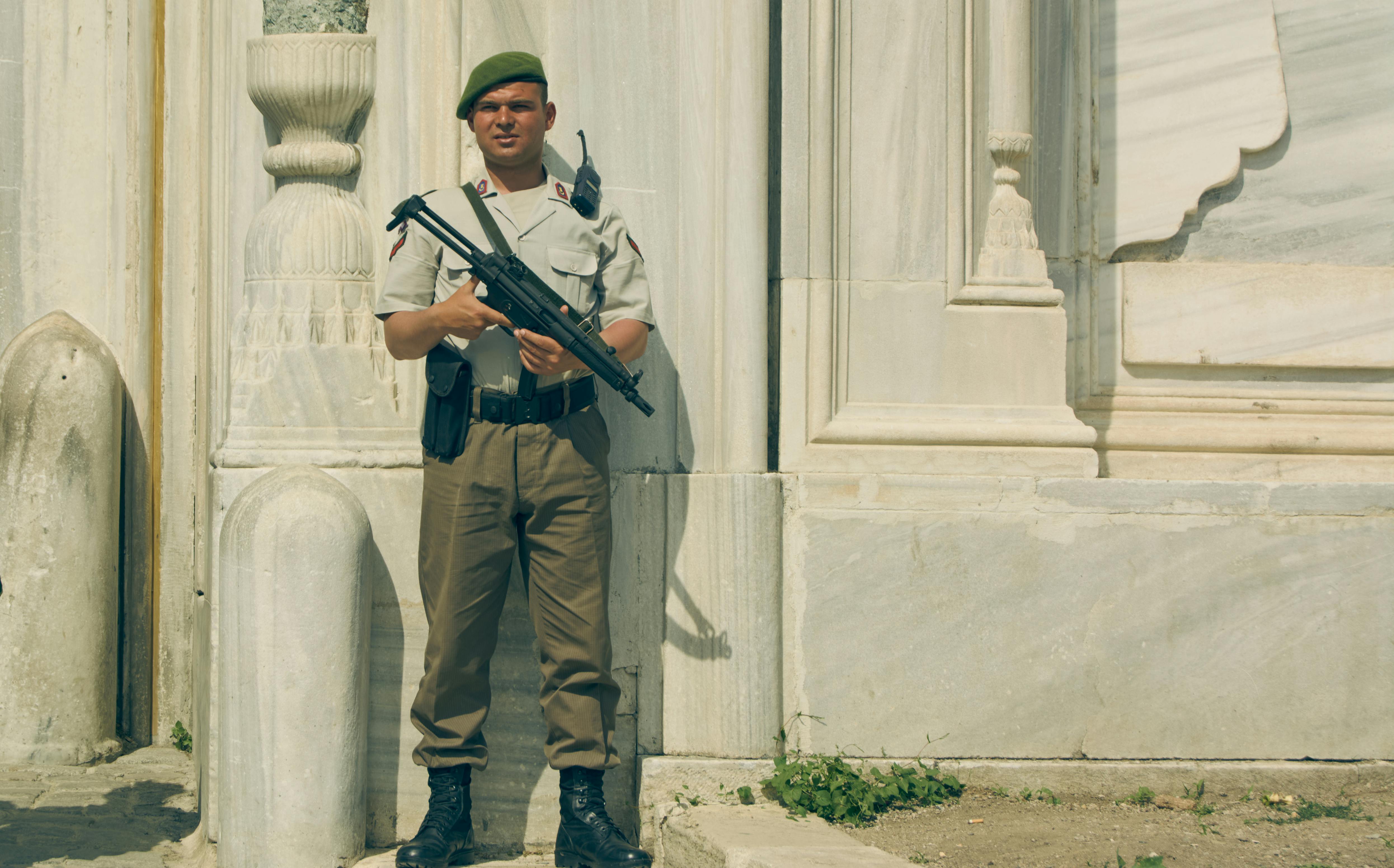 謝寒冰痛批國防部：8年未裝防撞系統，卸責不如坦白