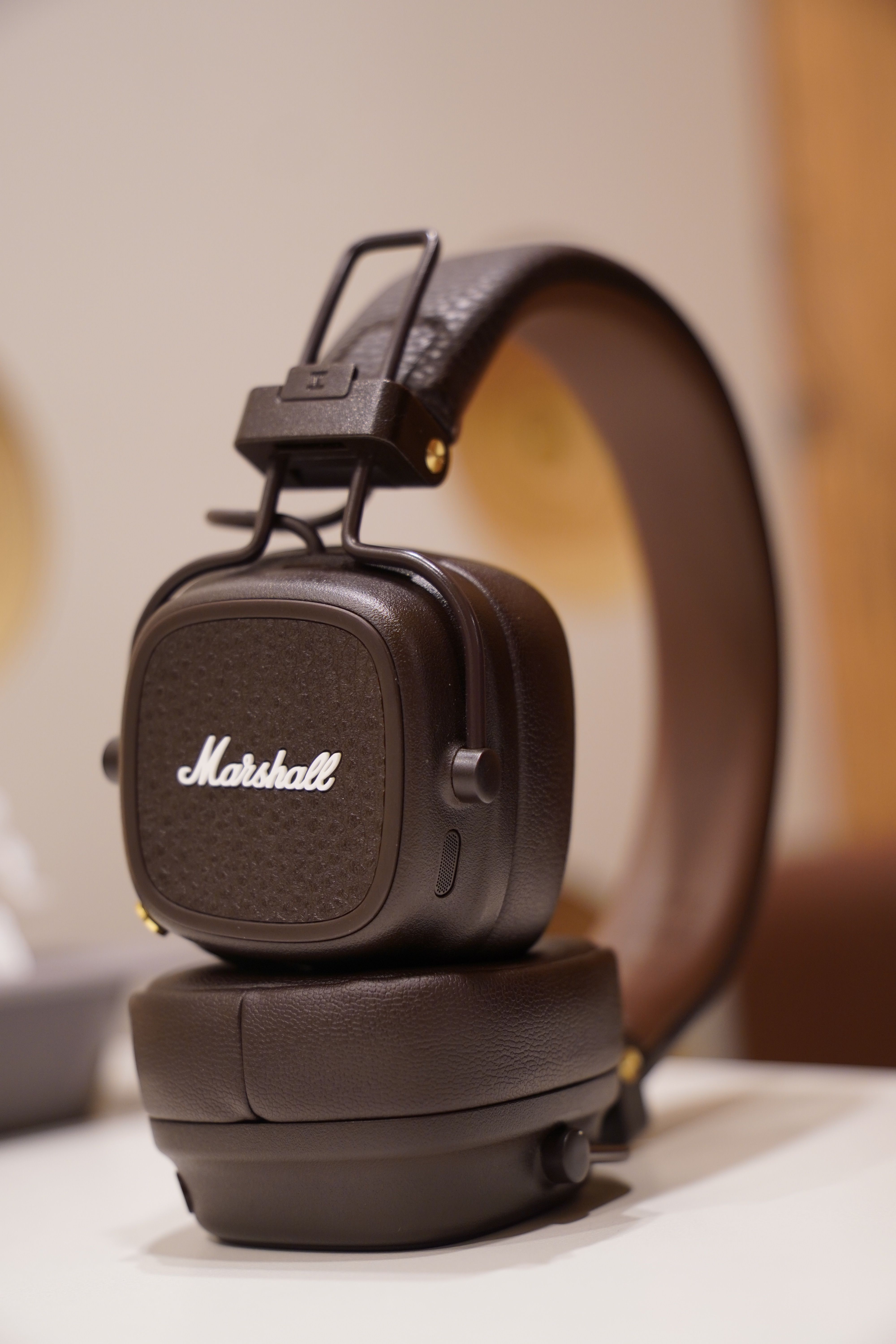 Marshall marshall headphones with box and instruction manual