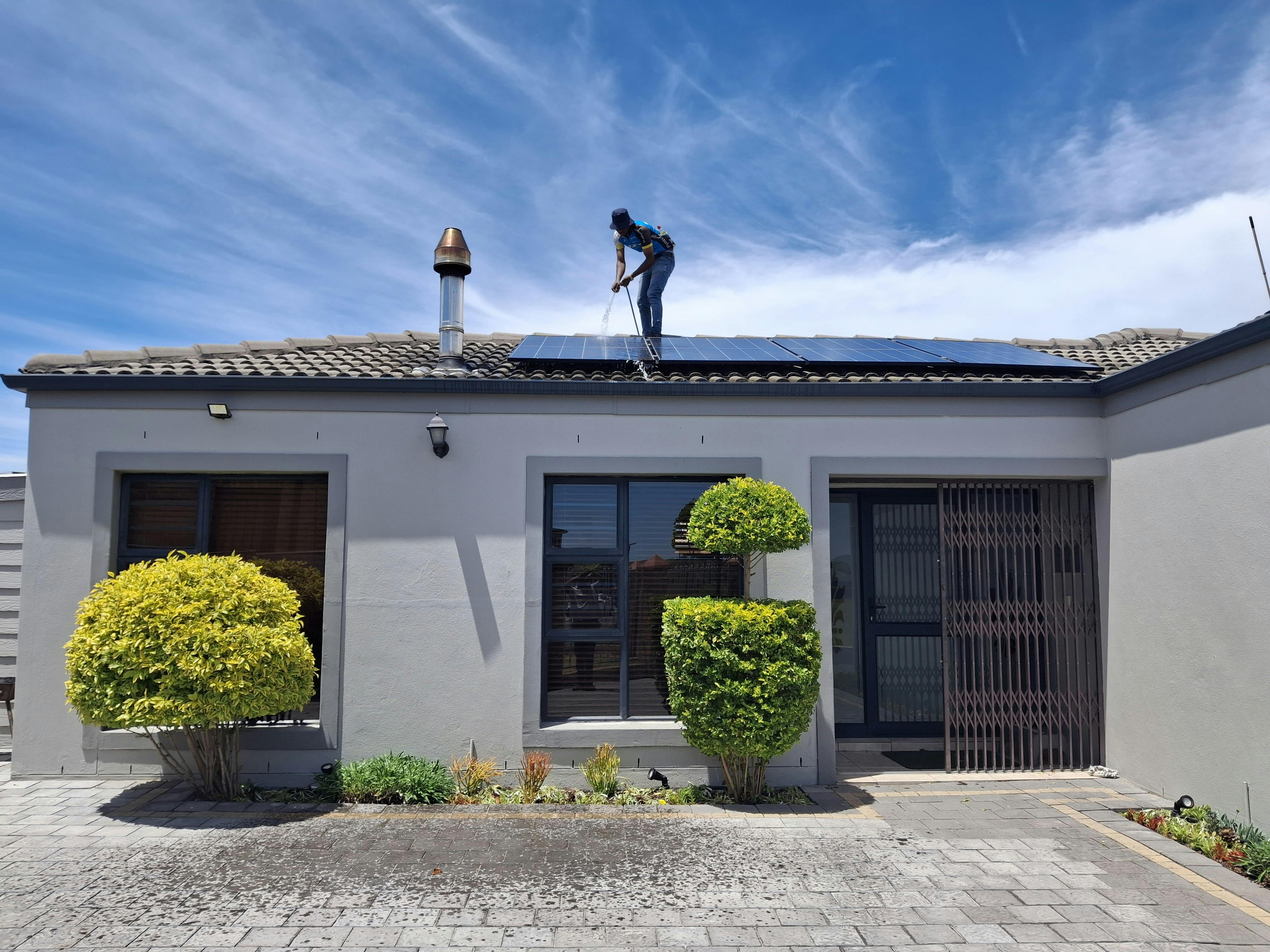 VerLuce Brings Solar Landscaping Lighting Into Focus as Energy-Smart Home Upgrades Gain Ground — Photo by Spaxido Spaxido on 