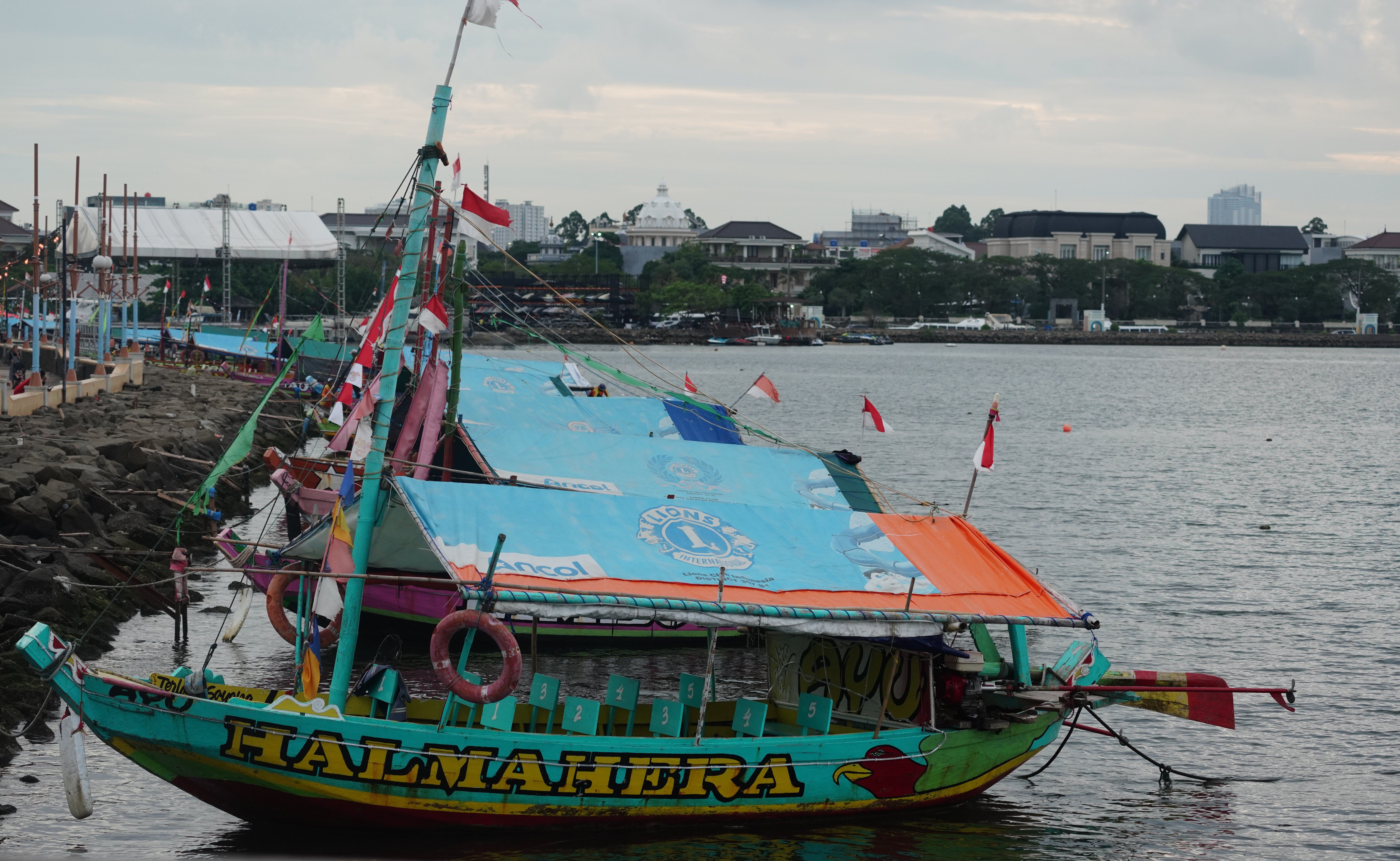 Mengenal Kearifan Lokal Masyarakat Nelayan di Pulau Jiew