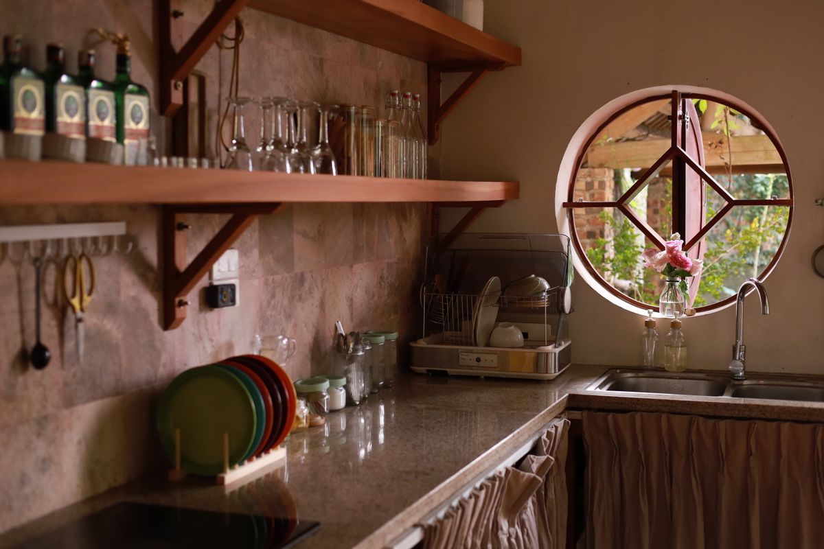 Using Bottle Green in Small Kitchens