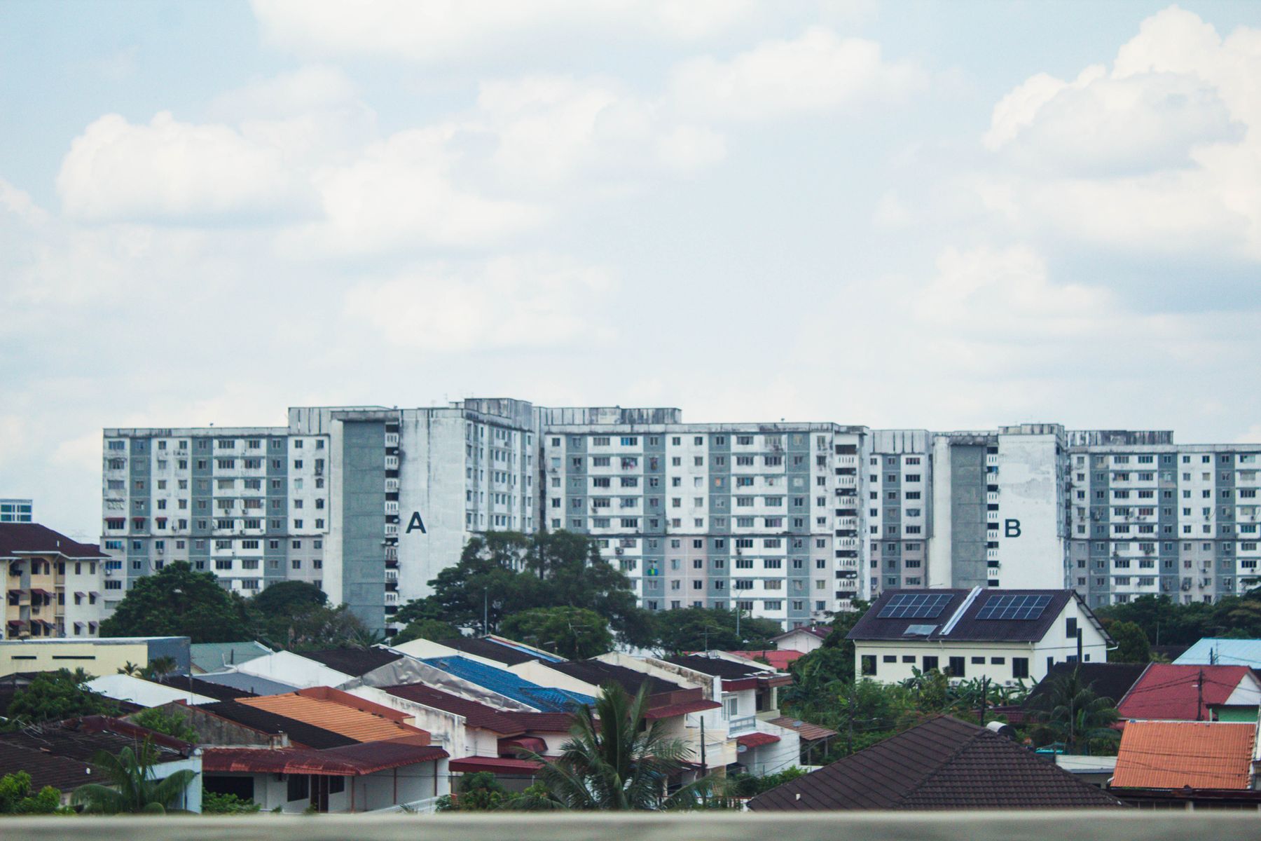 Kawasan kediaman bertingkat di Johor Bahru untuk semak nilai rumah kos rendah