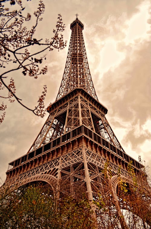 Fotobanka s bezplatnými fotkami na tému architektúra, cestovný ruch, Eiffelova veža