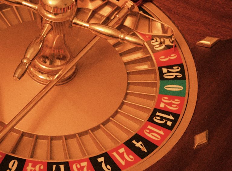 Online Casino: Spielautomaten und Live-Spiele im Überblick
