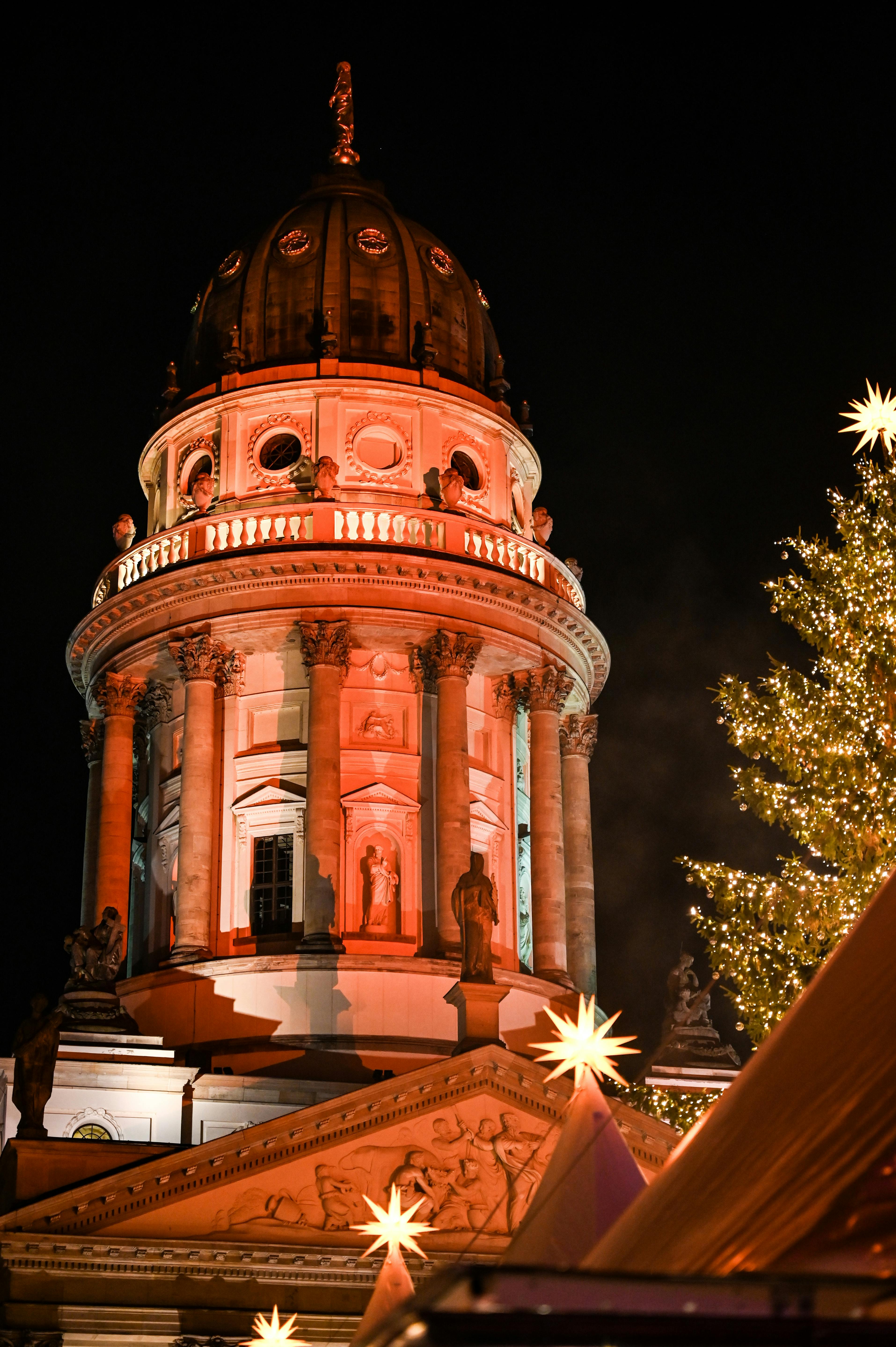 Pudgy Penguins Illuminate Las Vegas Sphere: A New Chapter for NFT Mainstream Adoption